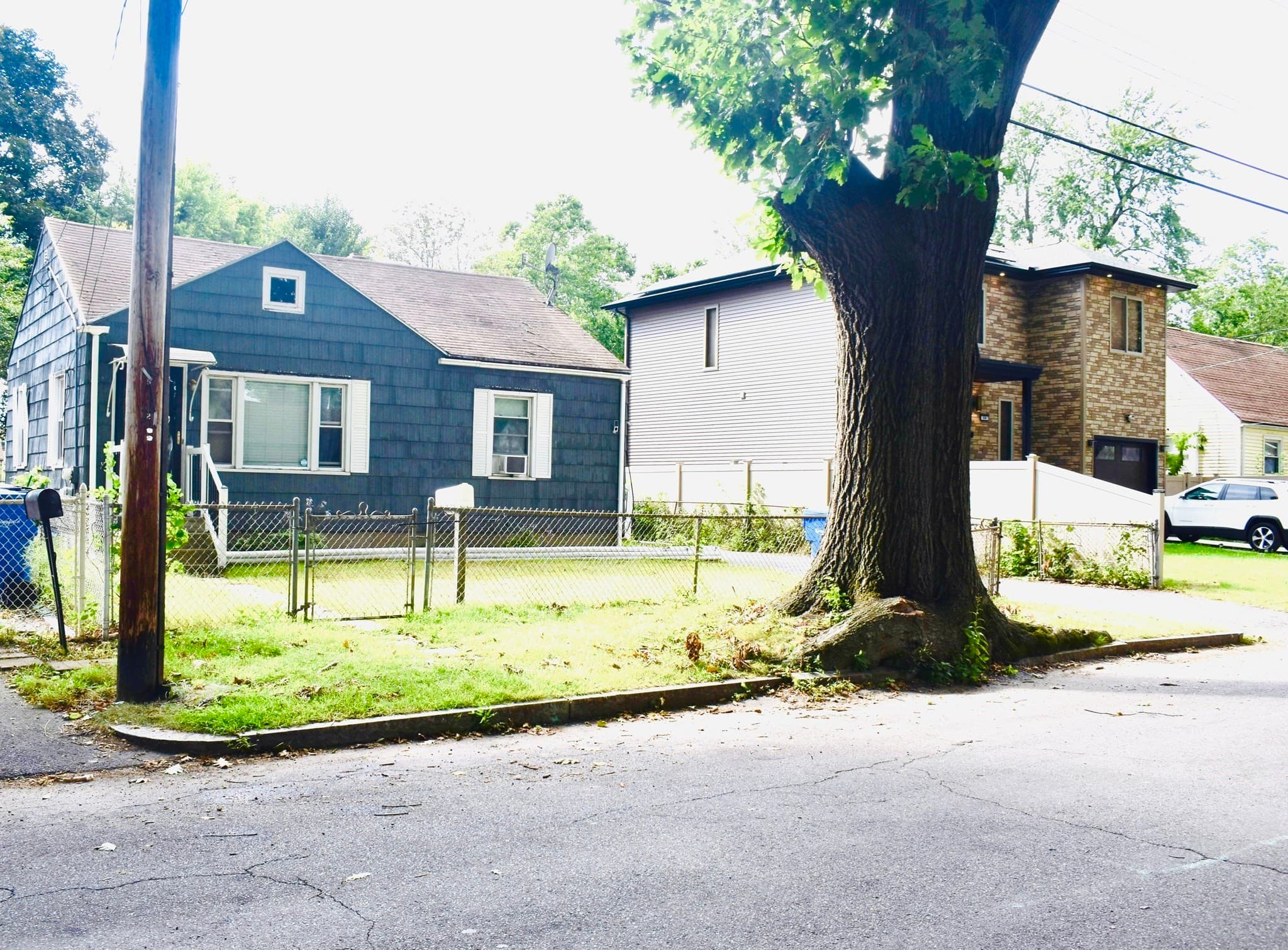 Single Family Residence at 54 Georgetown St, Springfield MA 01104, Springfield, photo 3 of 16