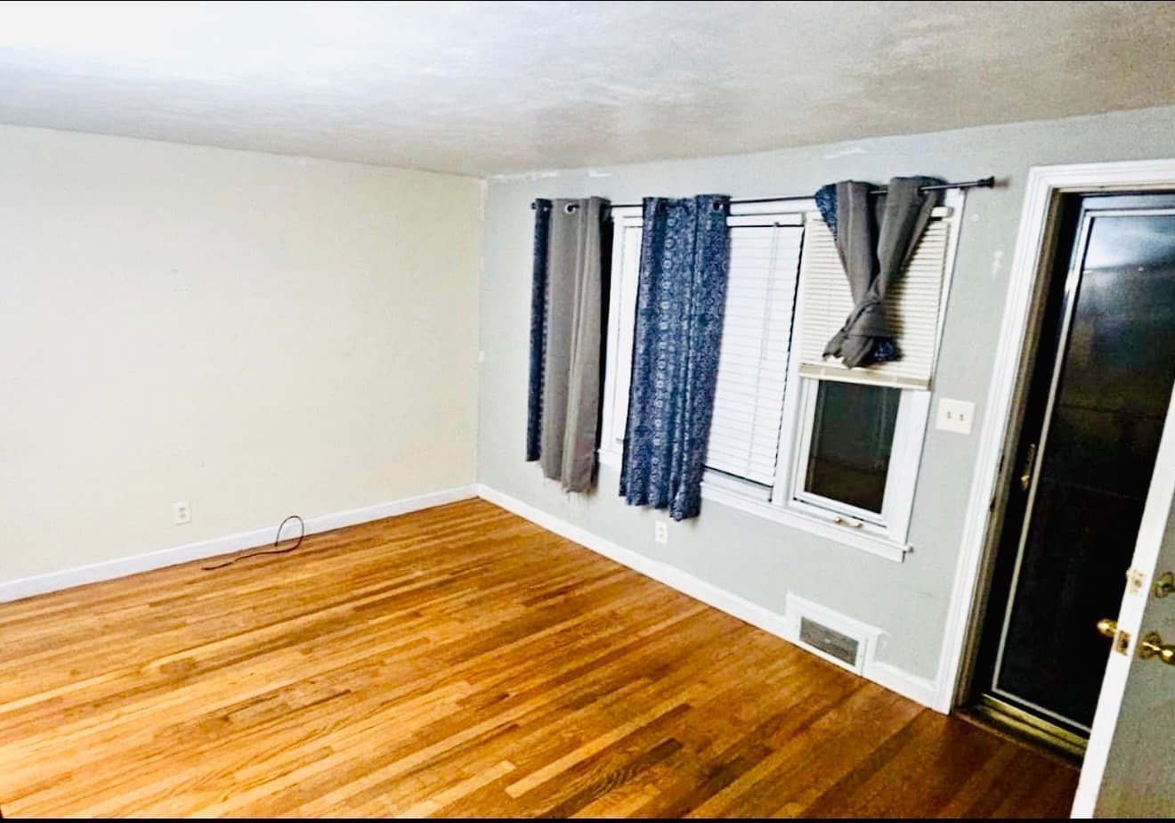 Single Family Residence at 54 Georgetown St, Springfield MA 01104, Springfield, photo 9 of 16