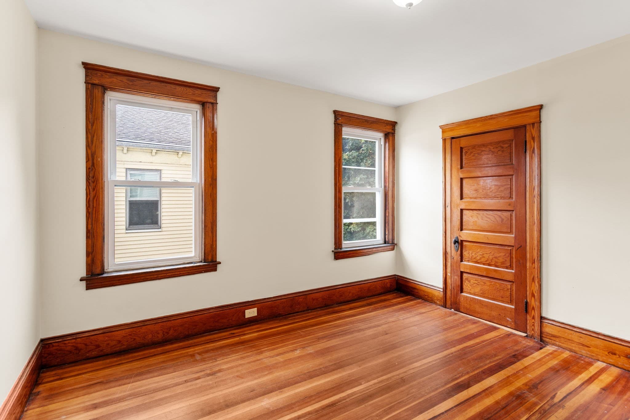 4 Family - 4 Units Up/Down at 31 Chrome Street, Worcester MA 01604, Worcester, photo 3 of 40