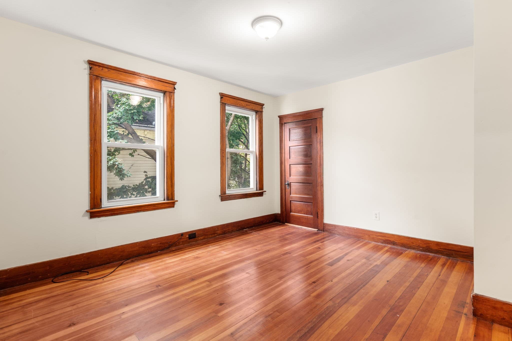 4 Family - 4 Units Up/Down at 31 Chrome Street, Worcester MA 01604, Worcester, photo 9 of 40