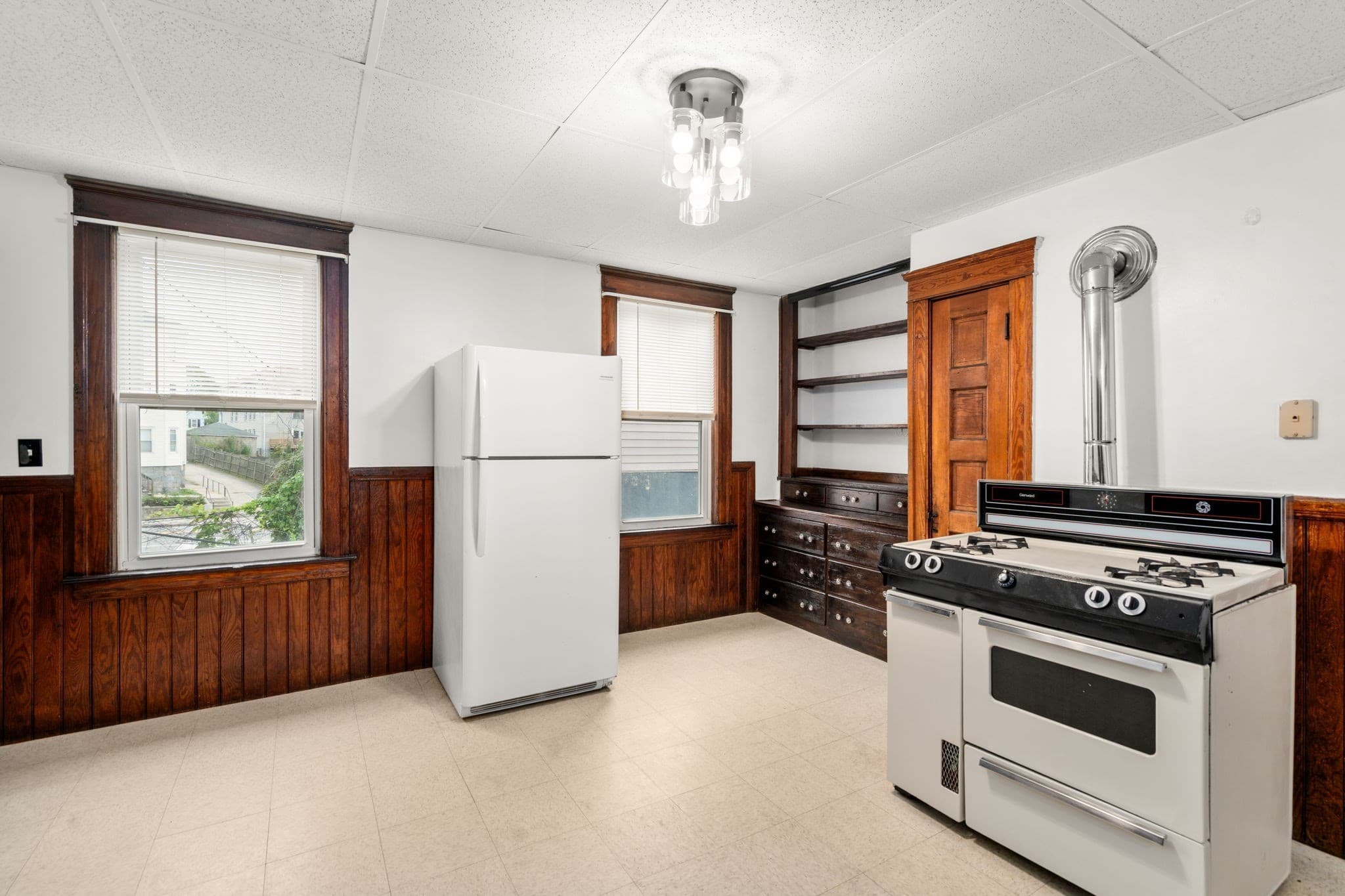4 Family - 4 Units Up/Down at 31 Chrome Street, Worcester MA 01604, Worcester, photo 19 of 40