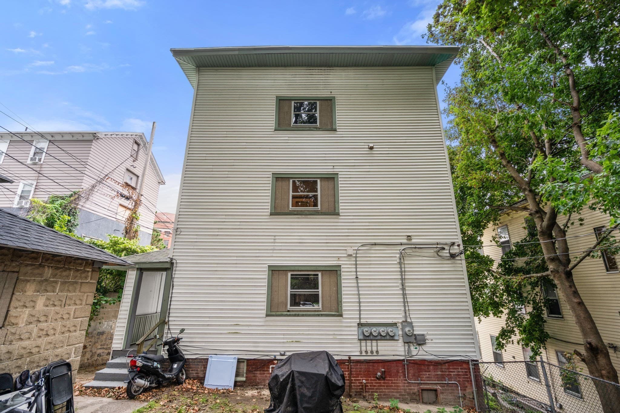 4 Family - 4 Units Up/Down at 31 Chrome Street, Worcester MA 01604, Worcester, photo 39 of 40