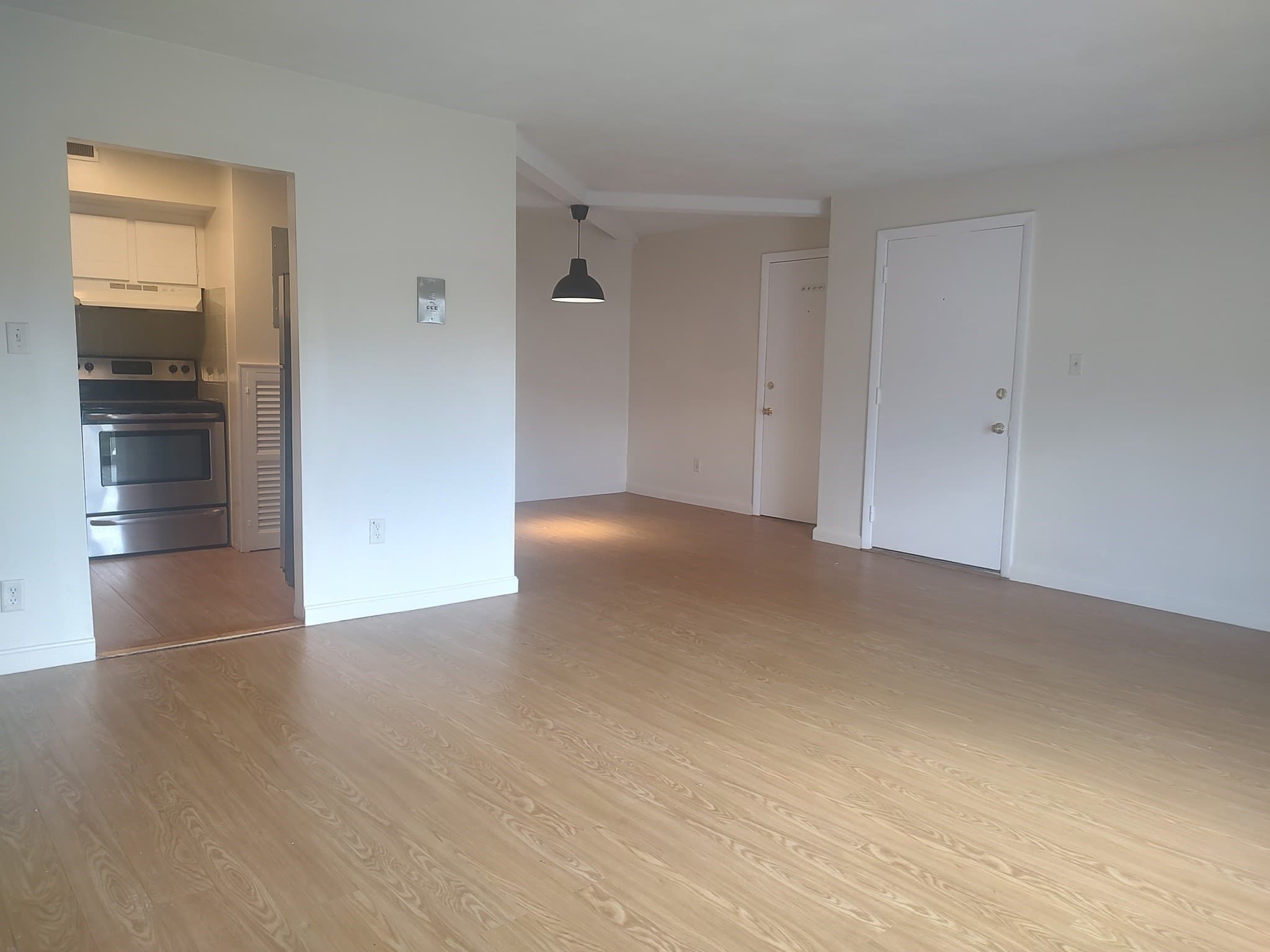 Condominium at 105 Oak Lane # 9, Brockton MA 02301, Brockton, photo 3 of 18