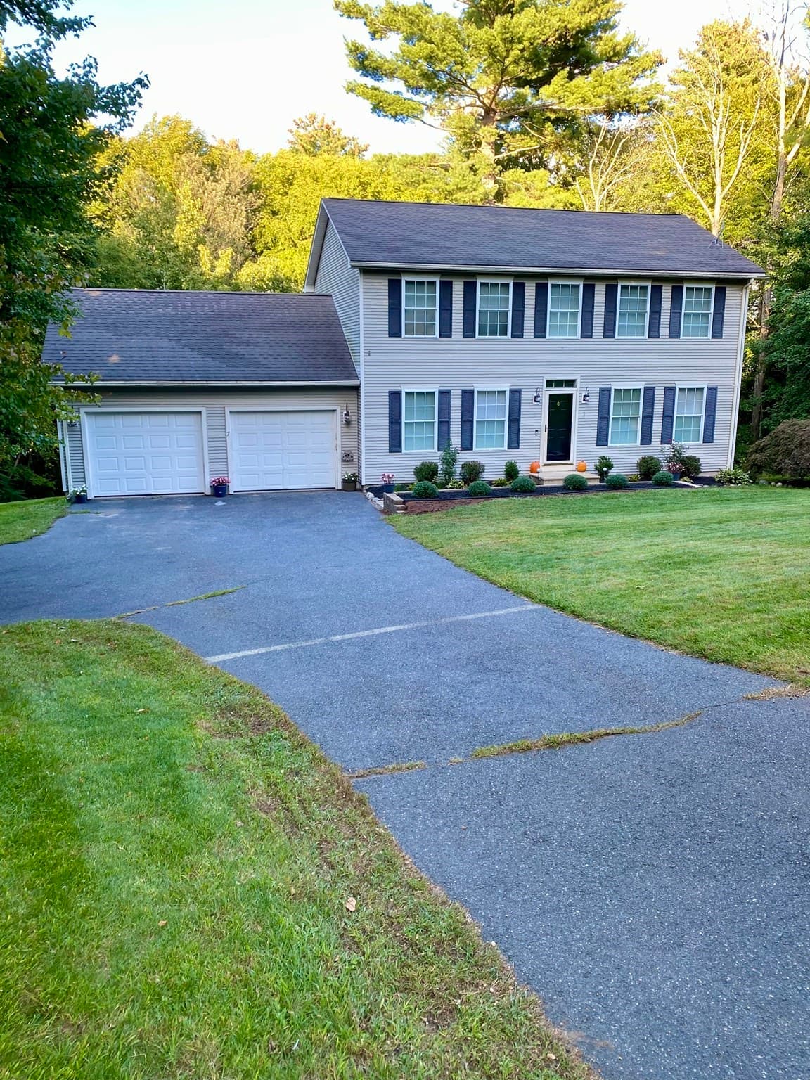 Single Family Residence at 7 Hemlock Hollow, Belchertown MA 01007, Belchertown, photo 2 of 11