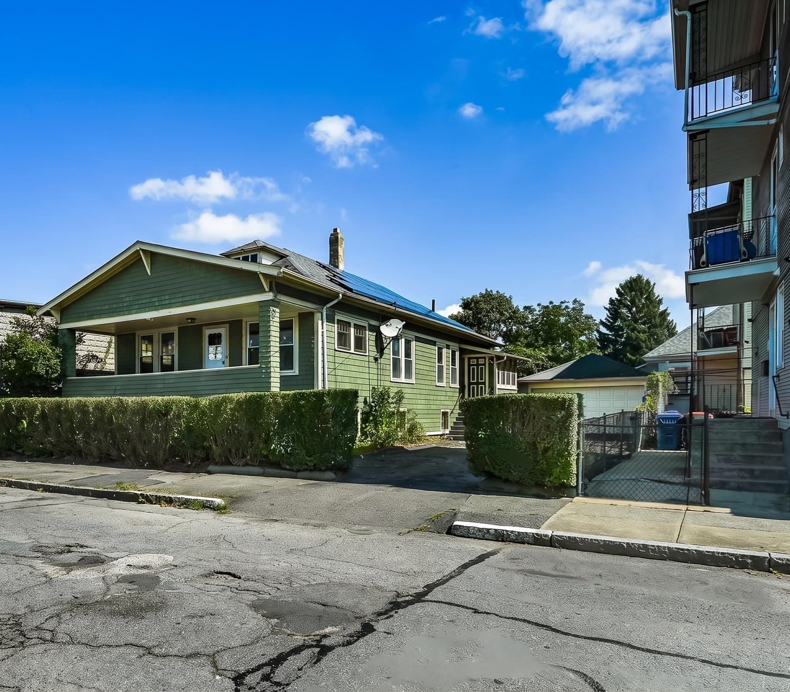 228 Brook St, New Bedford MA 02746