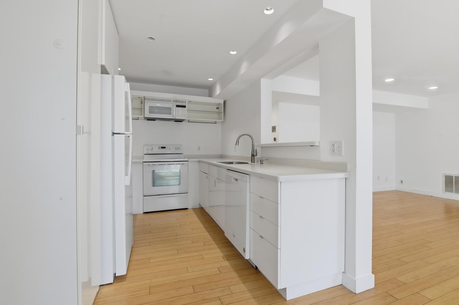 Condominium at 211 West St # 10A, Quincy MA 02169, Quincy, photo 28 of 42