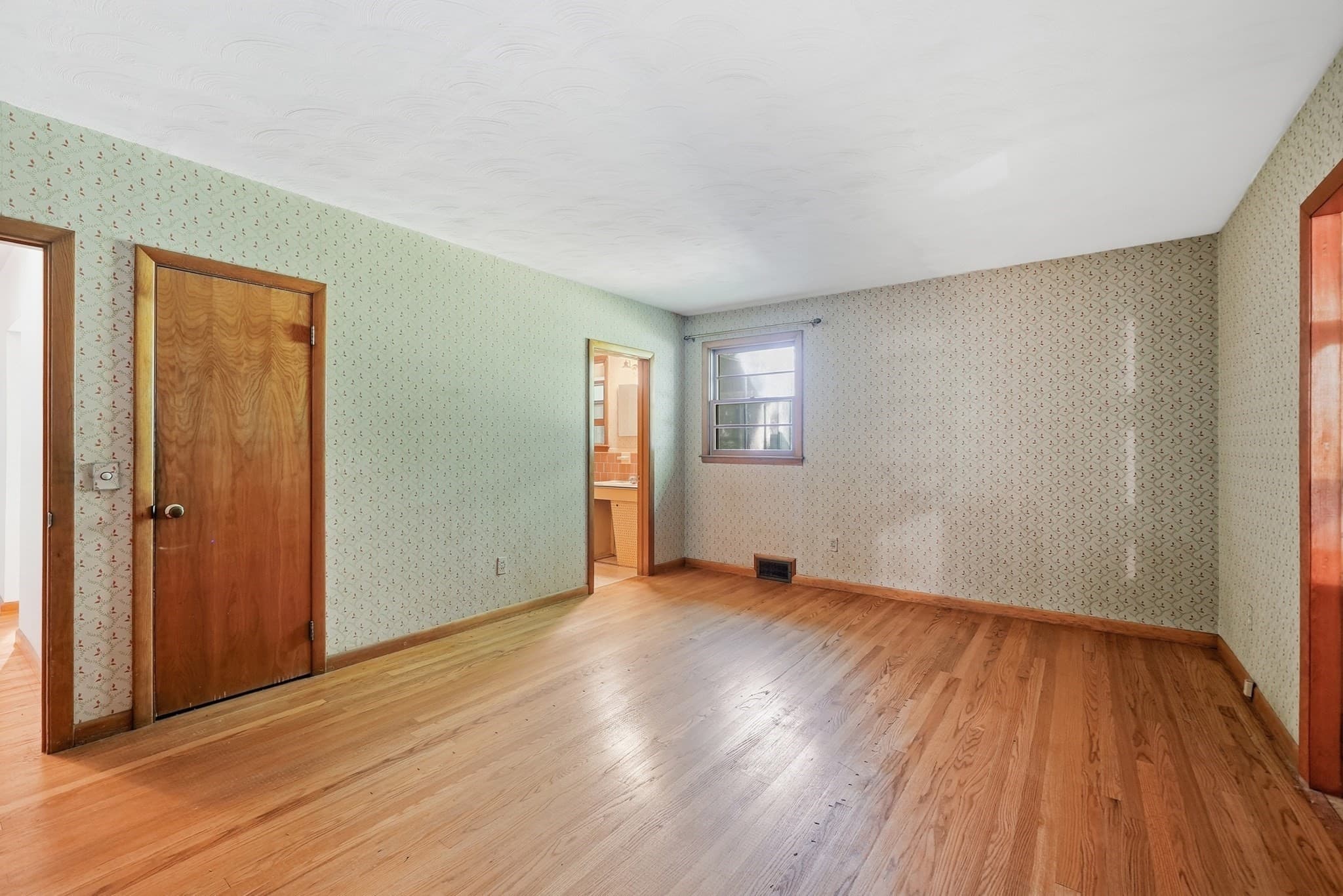 Single Family Residence at 14 Miller Dr, Warren MA 01083, Warren, photo 23 of 41
