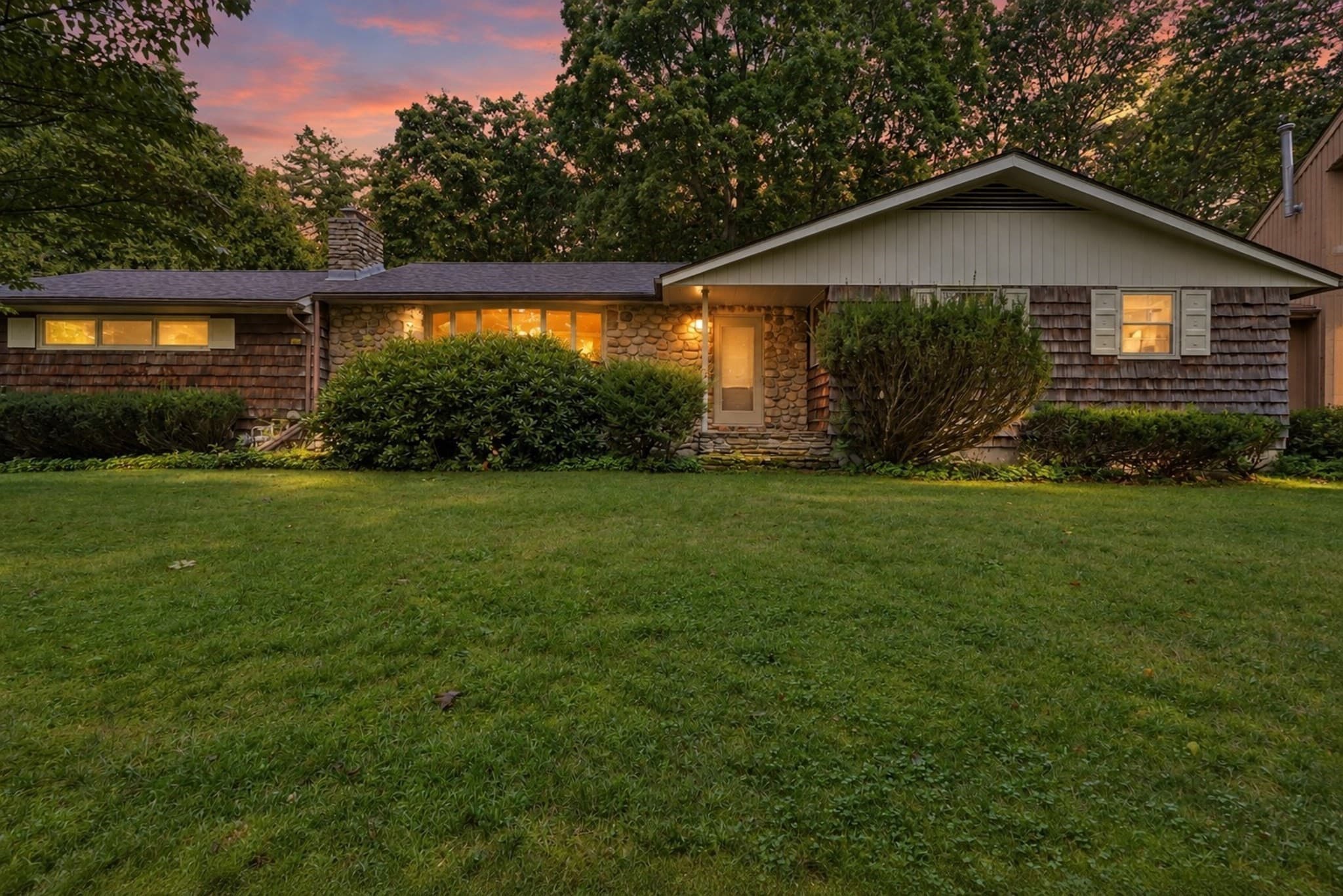 14 Miller Dr, Warren MA 01083