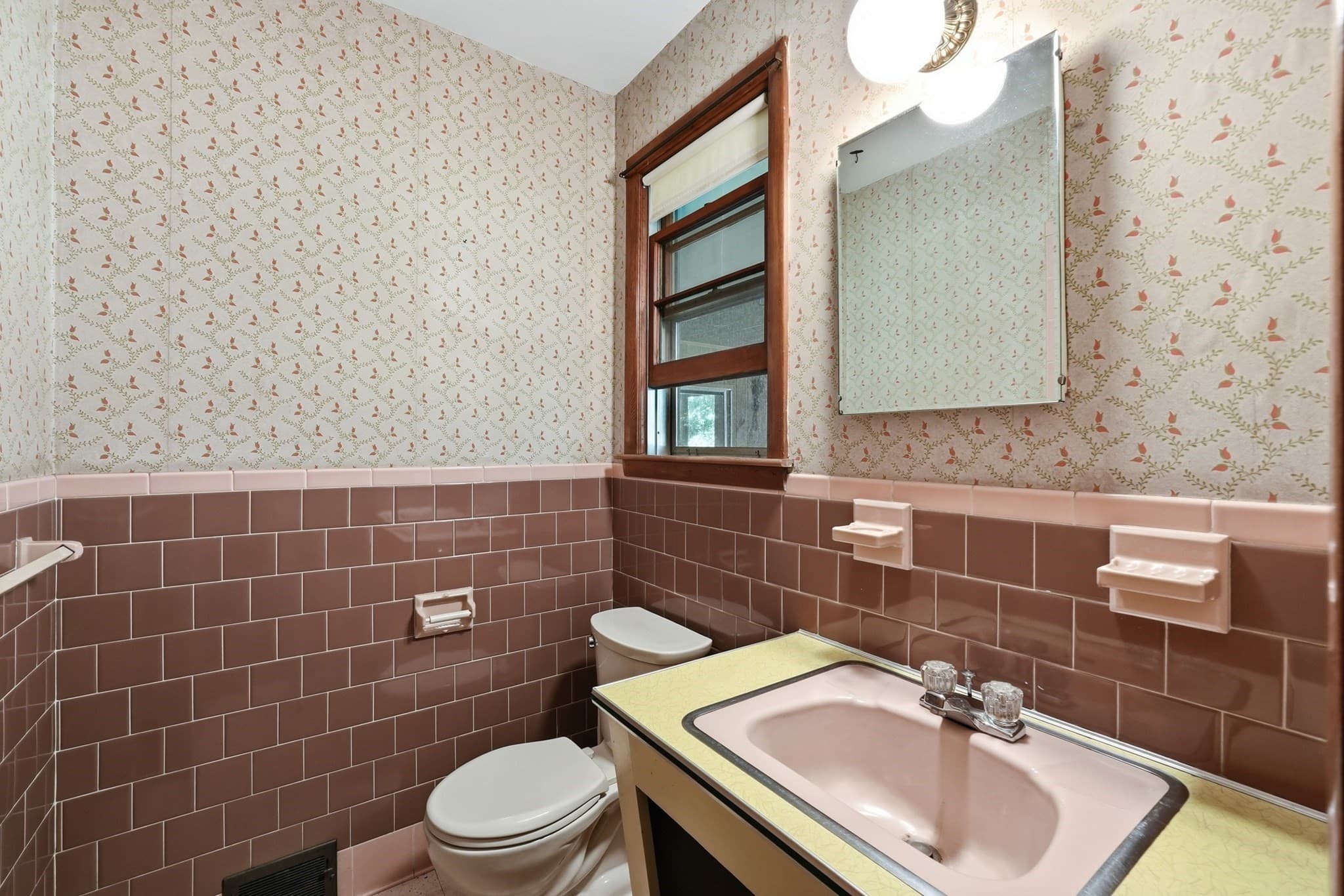 Single Family Residence at 14 Miller Dr, Warren MA 01083, Warren, photo 24 of 41
