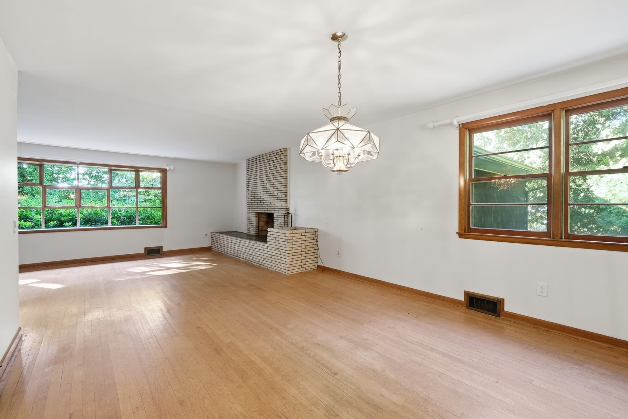Single Family Residence at 14 Miller Dr, Warren MA 01083, Warren, photo 11 of 41