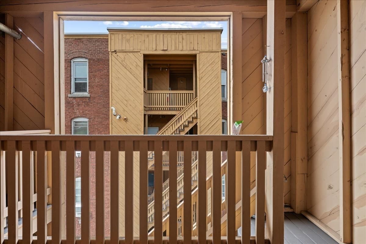 Condominium at 6 Chatham Pl # 8, Worcester MA 01609, Worcester, photo 23 of 34