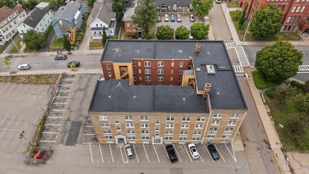 Condominium at 6 Chatham Pl # 8, Worcester MA 01609, Worcester, photo 5 of 34