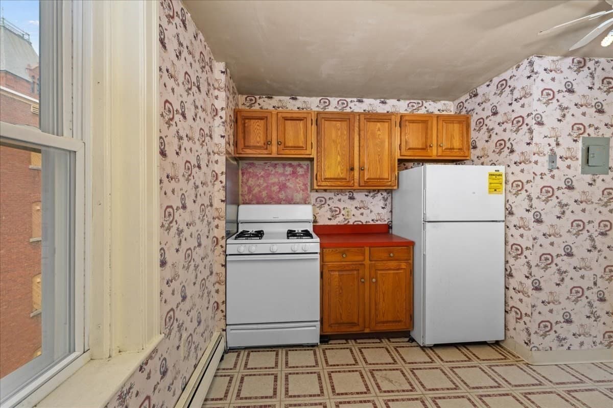 Condominium at 6 Chatham Pl # 8, Worcester MA 01609, Worcester, photo 8 of 34