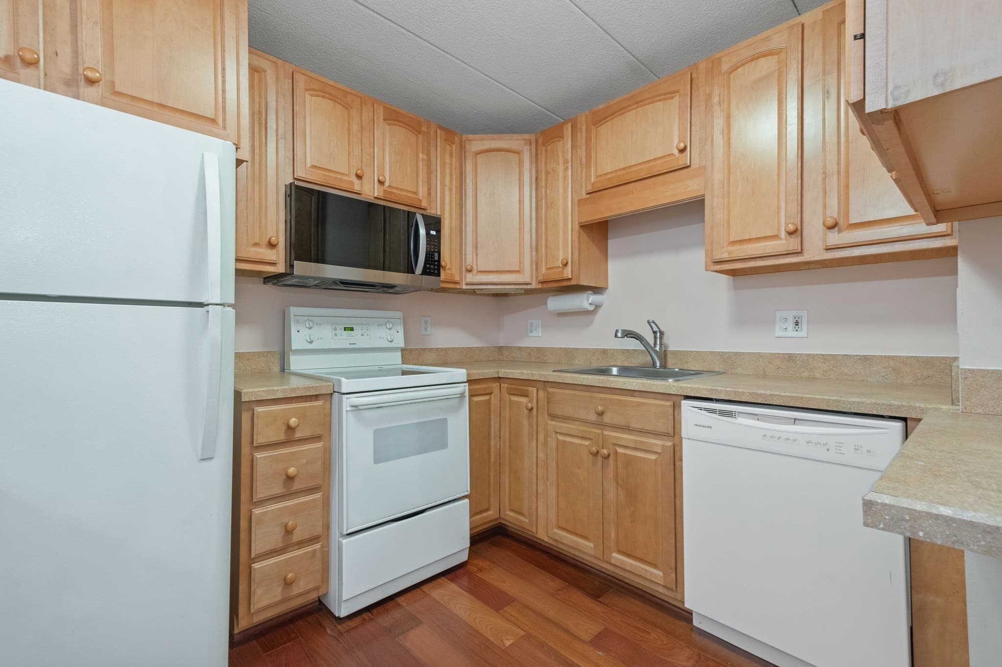 Condominium at 65 Commons Dr # 306, Shrewsbury MA 01545, Shrewsbury, photo 8 of 28
