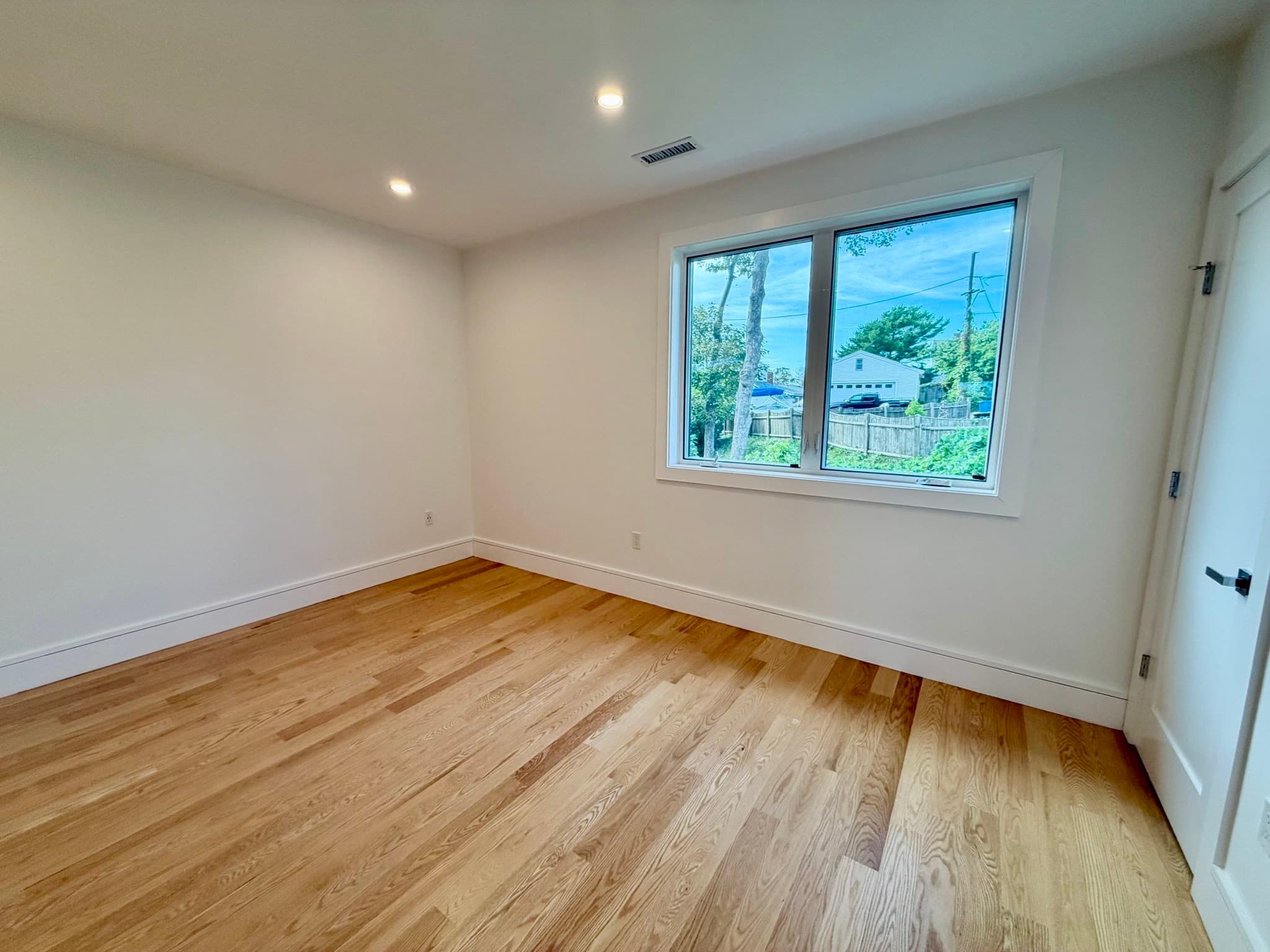 Condominium at 1001 Shirley St # 4, Winthrop MA 02152, Winthrop, photo 6 of 14