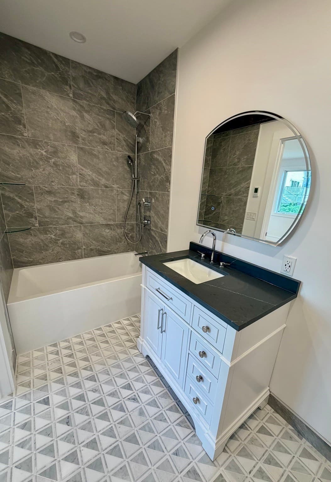 Condominium at 1001 Shirley St # 4, Winthrop MA 02152, Winthrop, photo 7 of 14