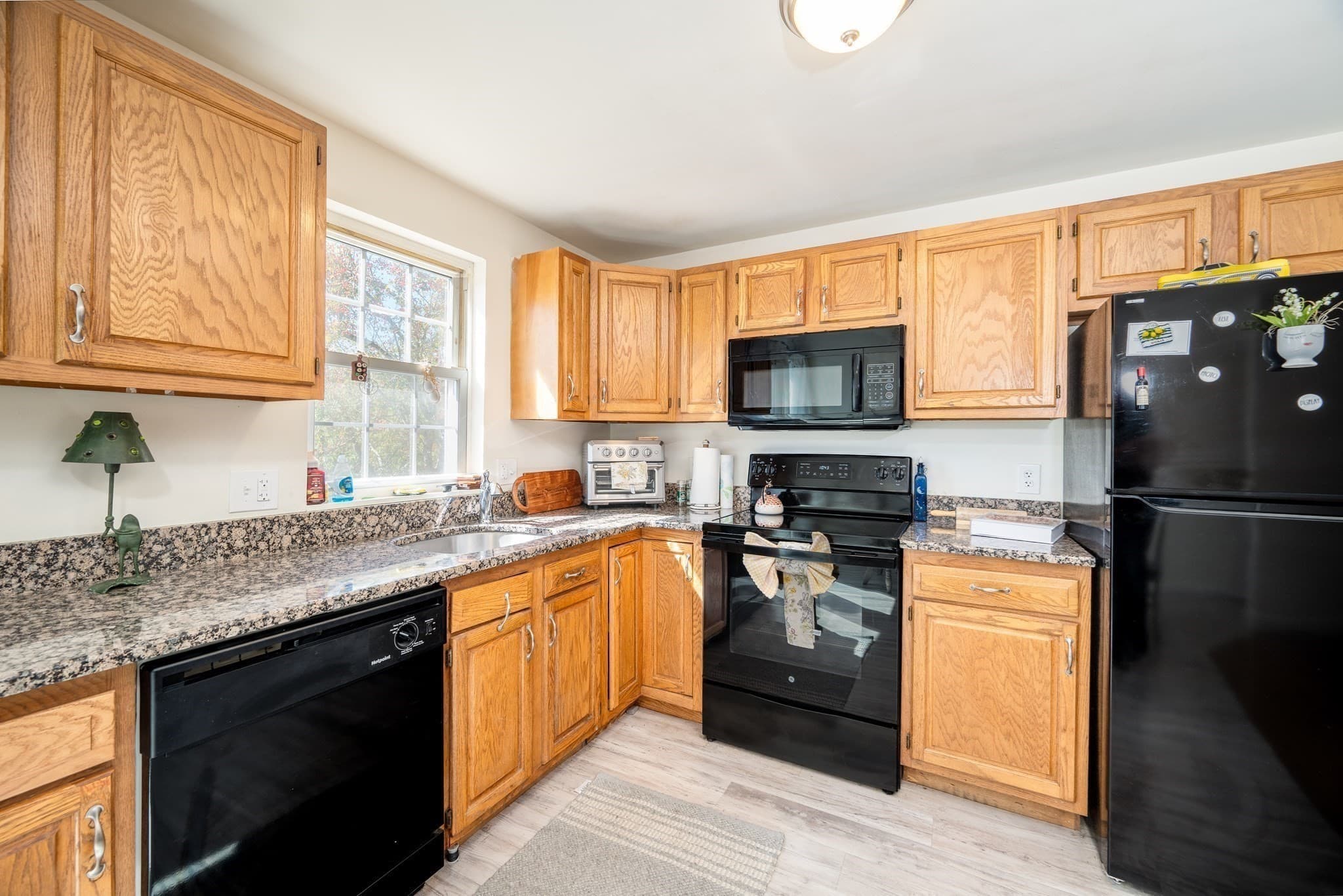 Condominium at 17 Mercury Terrace # 17, Haverhill MA 01832, Haverhill, photo 4 of 16