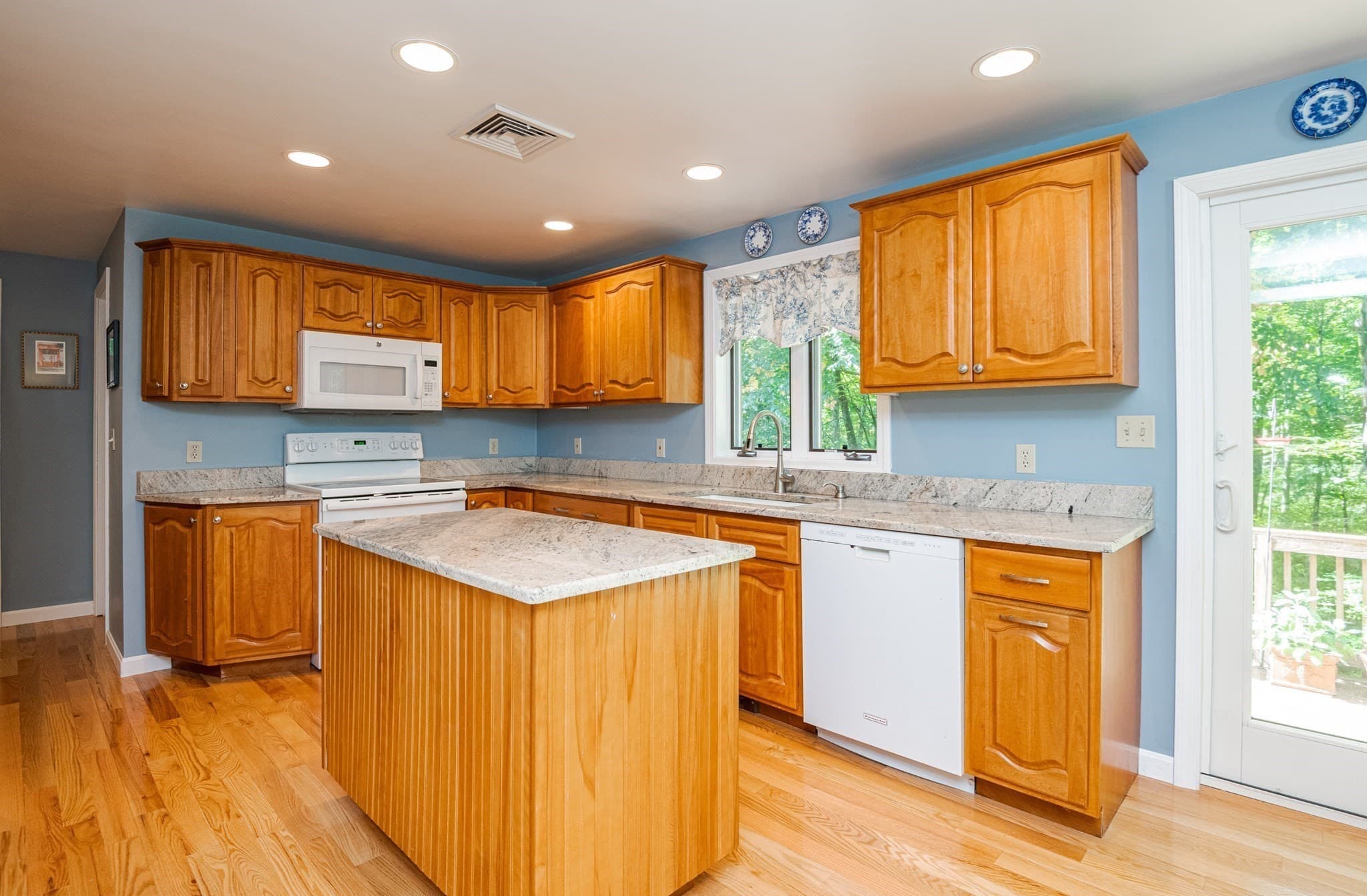 Single Family Residence at 11 Currier Rd, Middleton MA 01949, Middleton, photo 19 of 41