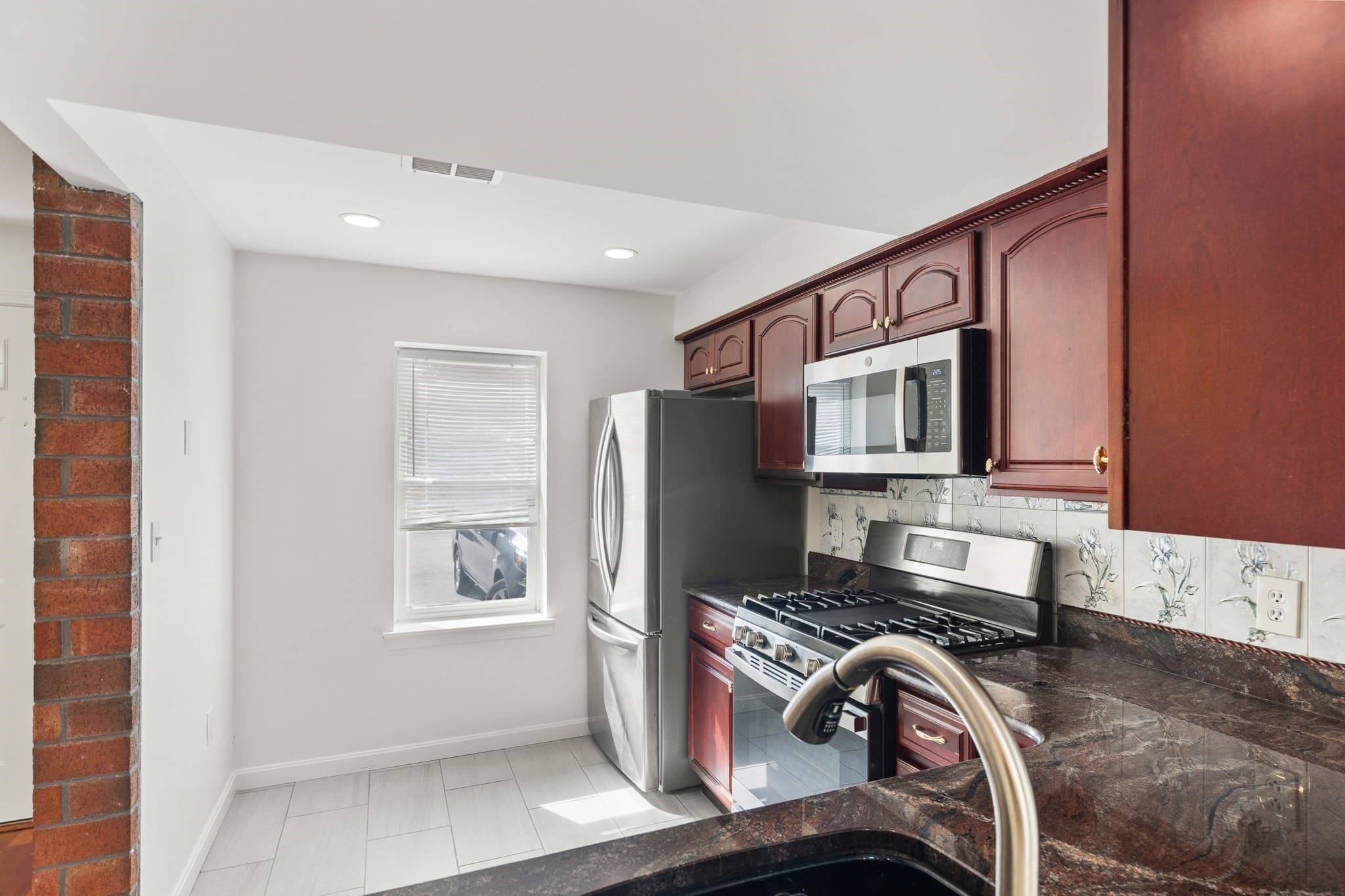 Condominium at 101 Brookline Way # 101, Rockland MA 02370, Rockland, photo 7 of 36