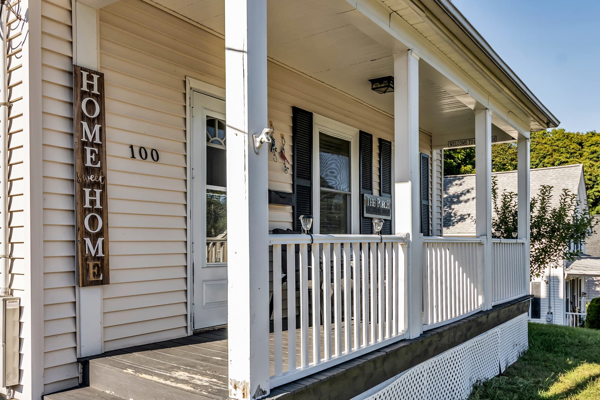 Single Family Residence at 100 Clover St, Worcester MA 01603, Worcester, photo 2 of 41