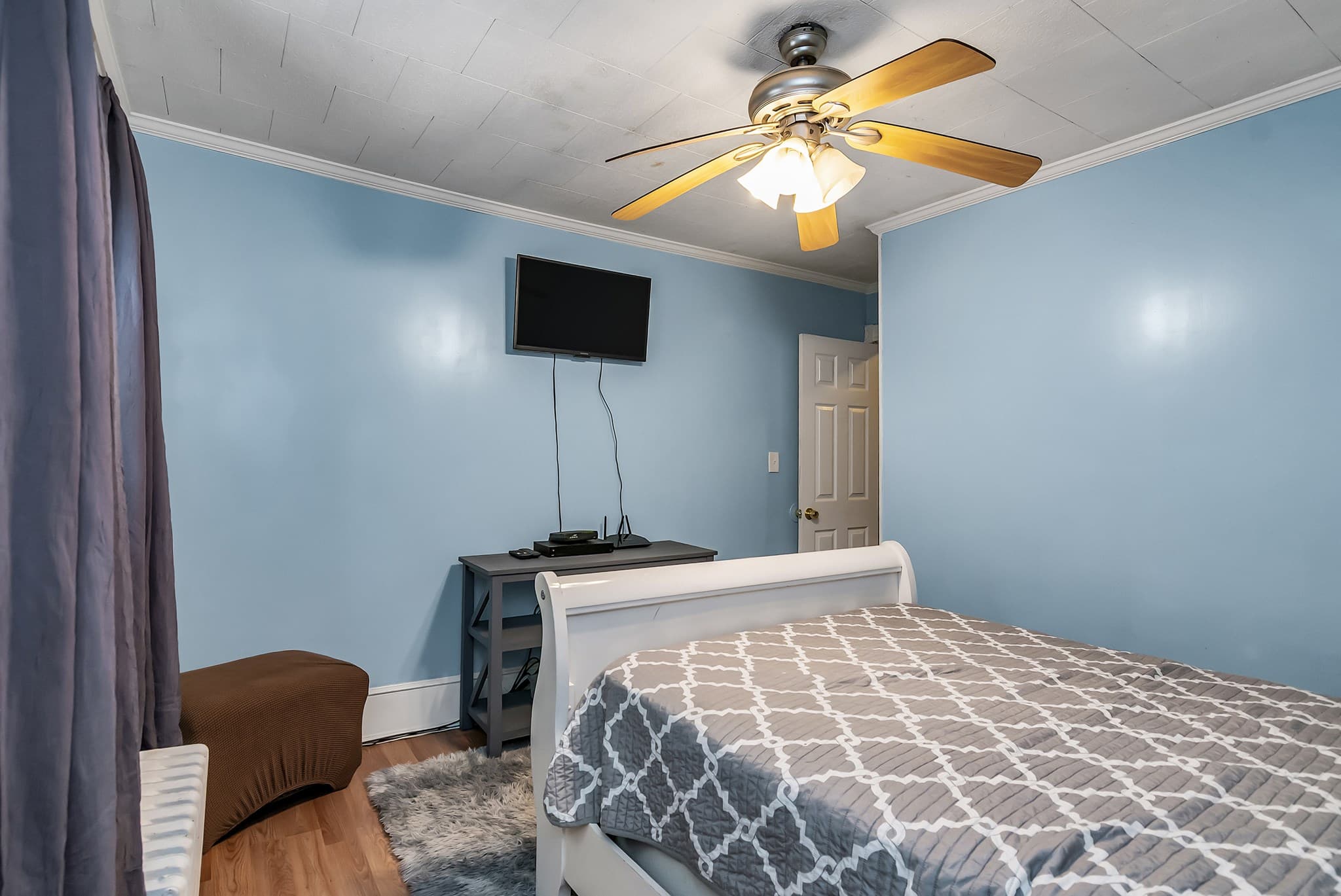Single Family Residence at 100 Clover St, Worcester MA 01603, Worcester, photo 31 of 41
