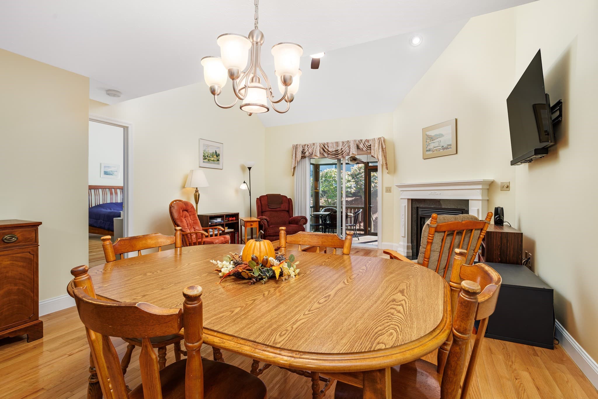 Condominium at 37 Acorn Ave # 37, Fitchburg MA 01420, Fitchburg, photo 11 of 41