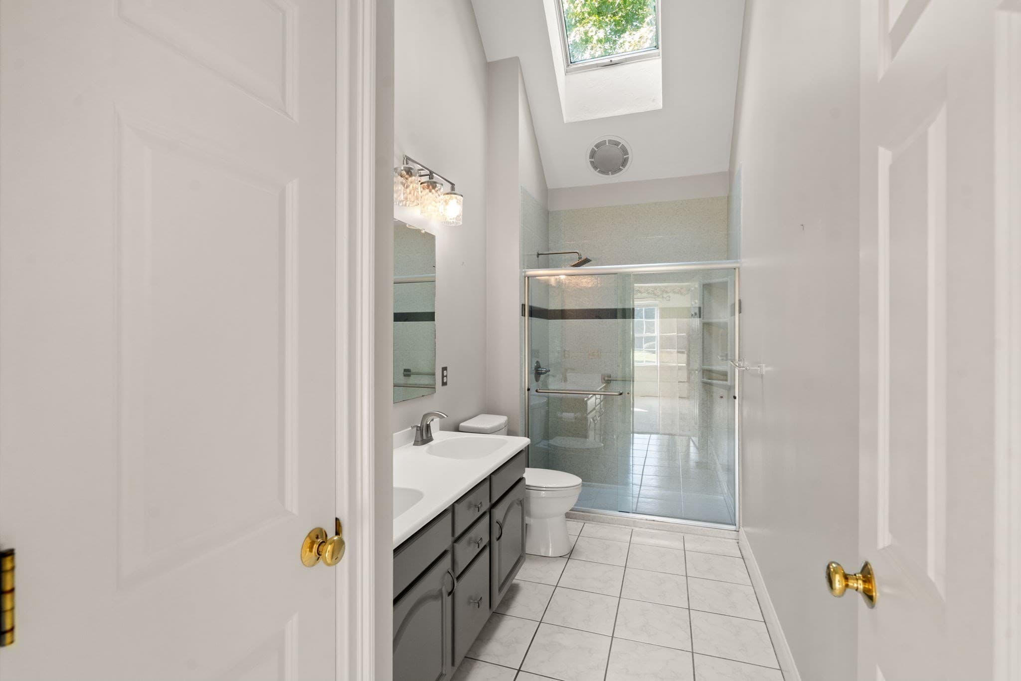 Single Family Residence at 34 Laurelwood Dr, Worcester MA 01605, Worcester, photo 23 of 39