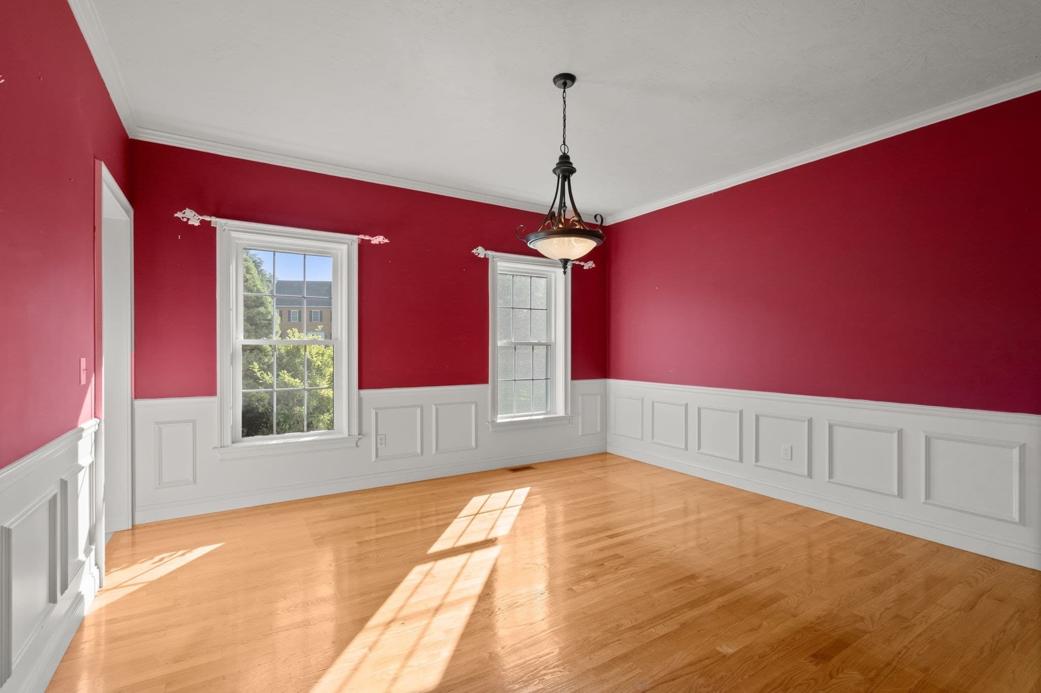 Single Family Residence at 34 Laurelwood Dr, Worcester MA 01605, Worcester, photo 13 of 39