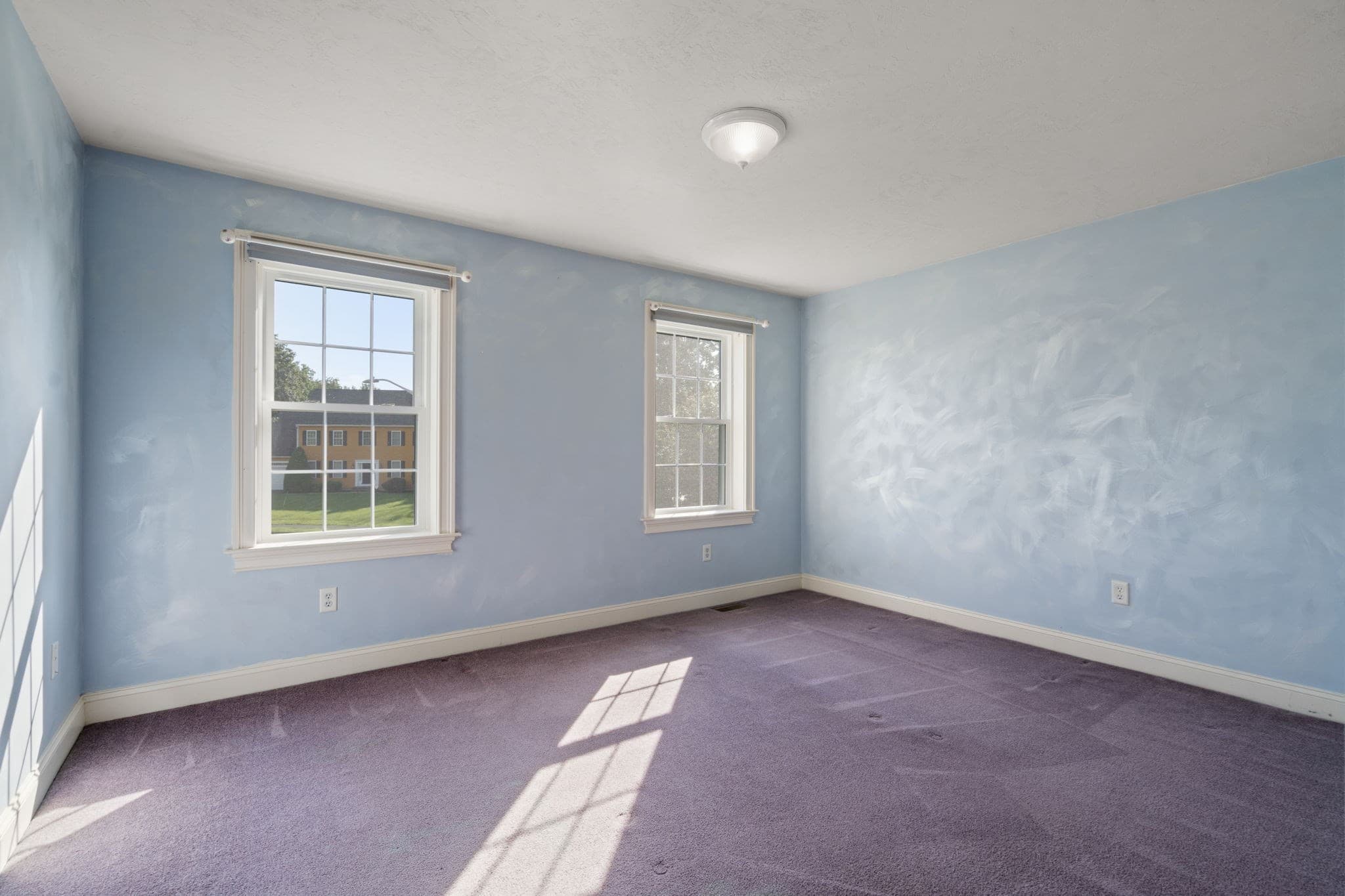 Single Family Residence at 34 Laurelwood Dr, Worcester MA 01605, Worcester, photo 32 of 39