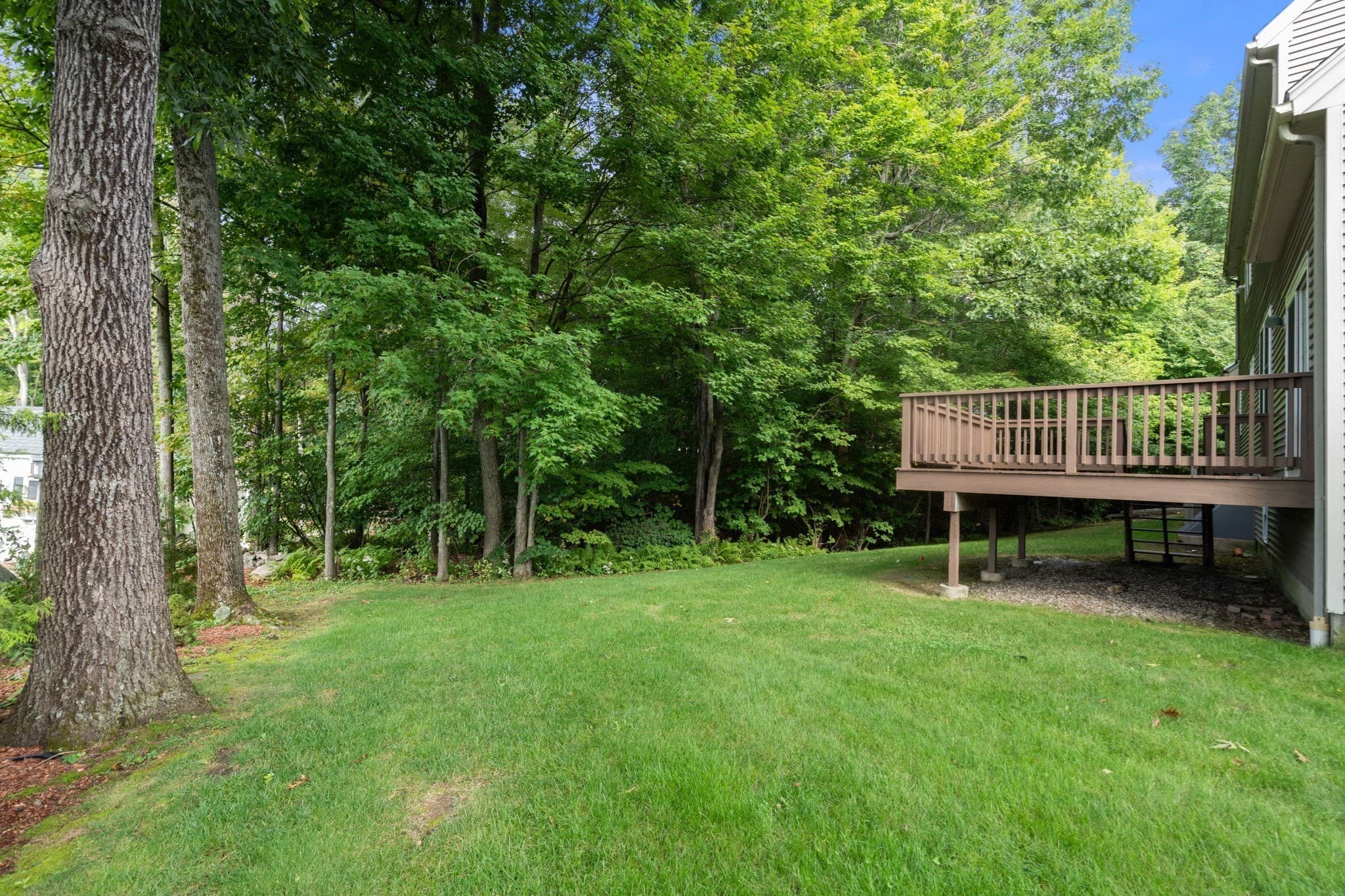 Single Family Residence at 34 Laurelwood Dr, Worcester MA 01605, Worcester, photo 37 of 39