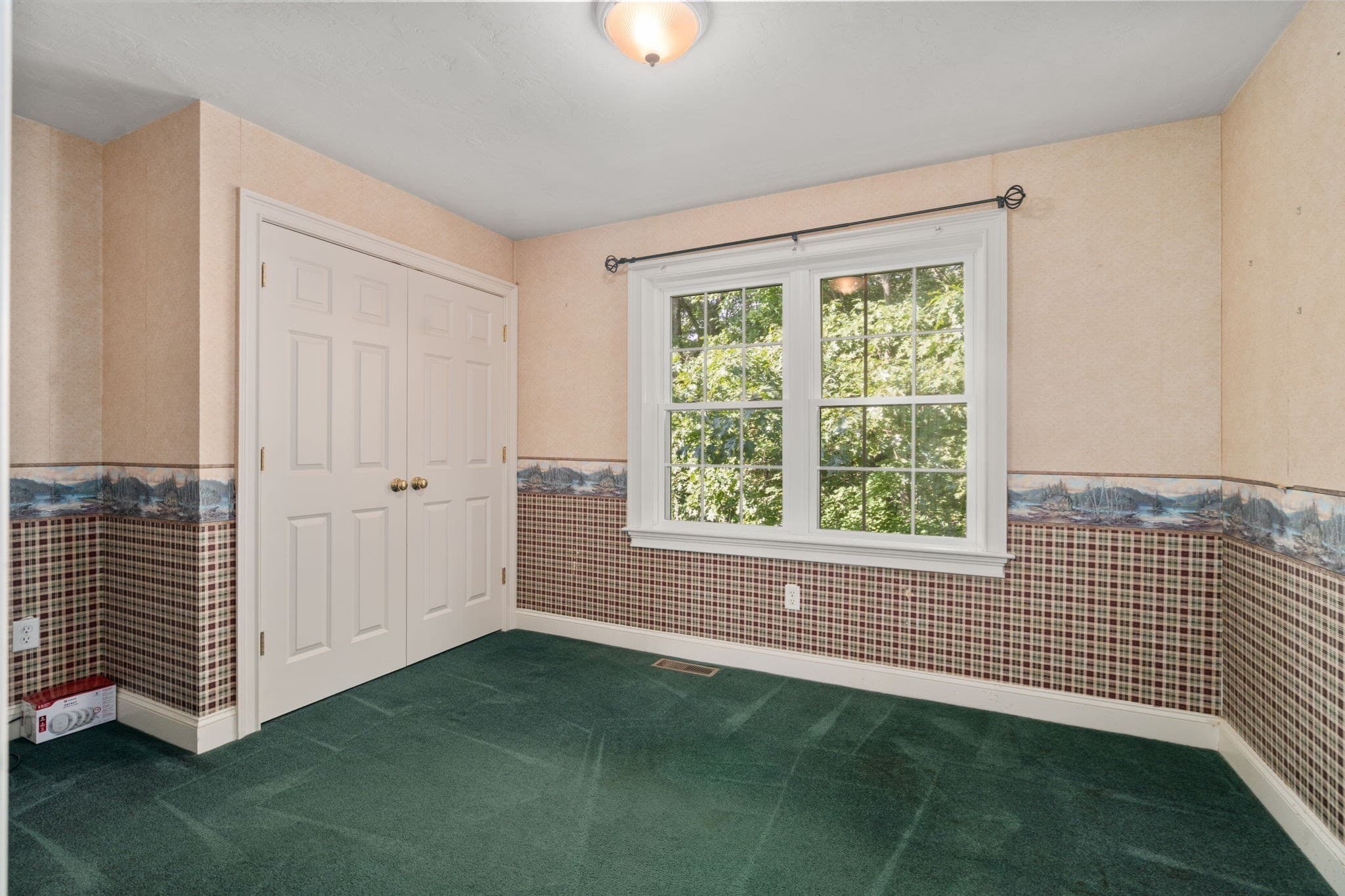 Single Family Residence at 34 Laurelwood Dr, Worcester MA 01605, Worcester, photo 29 of 39