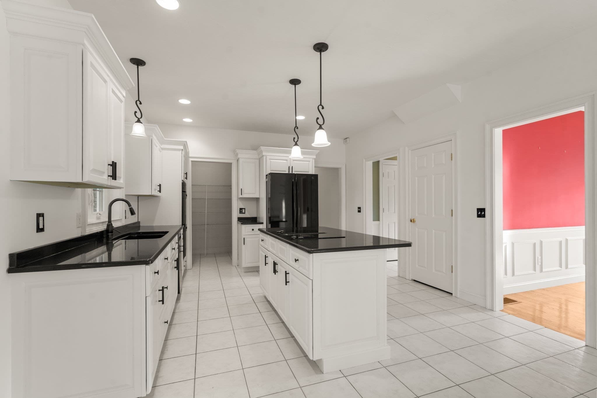 Single Family Residence at 34 Laurelwood Dr, Worcester MA 01605, Worcester, photo 4 of 39