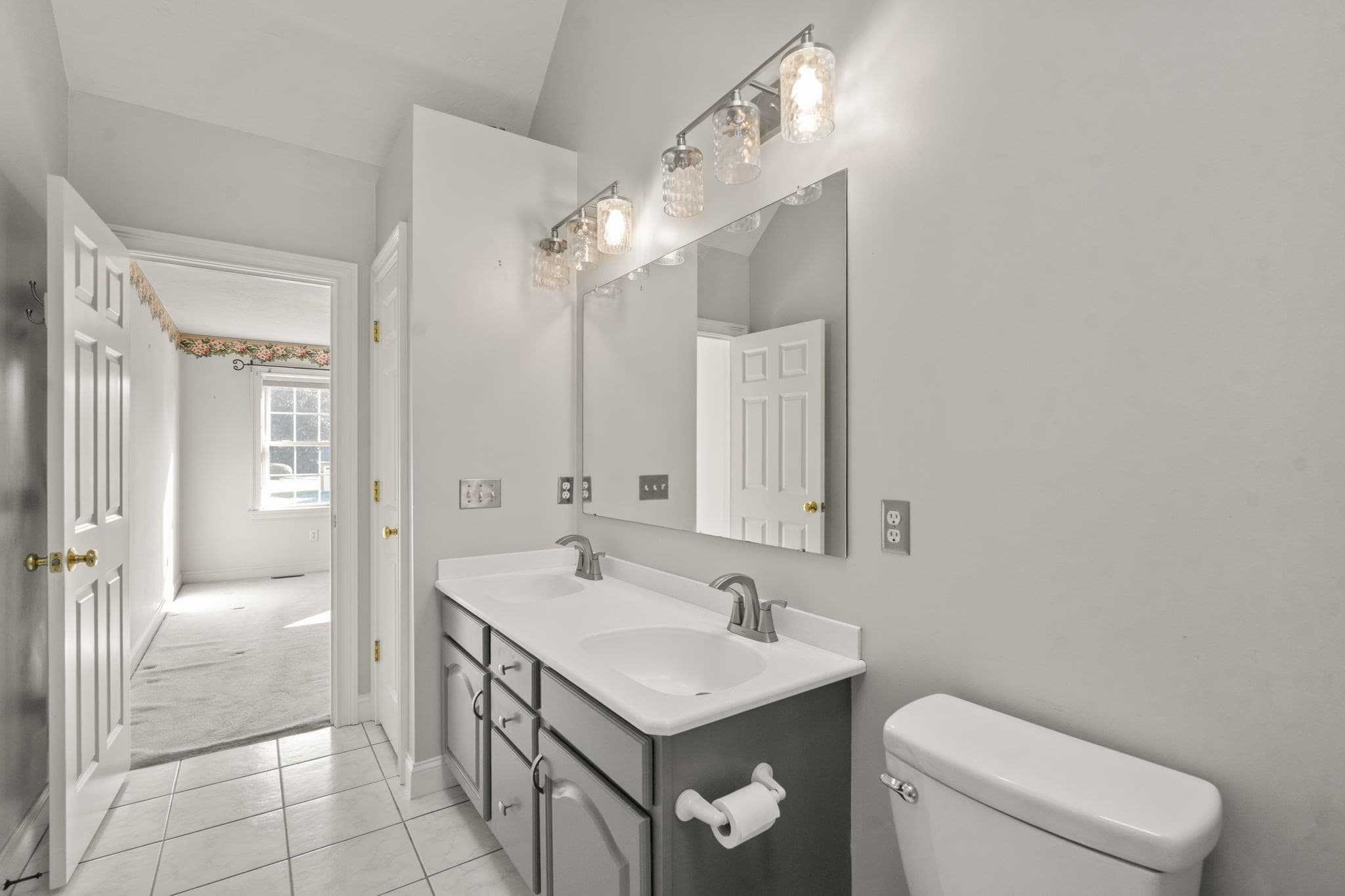 Single Family Residence at 34 Laurelwood Dr, Worcester MA 01605, Worcester, photo 25 of 39