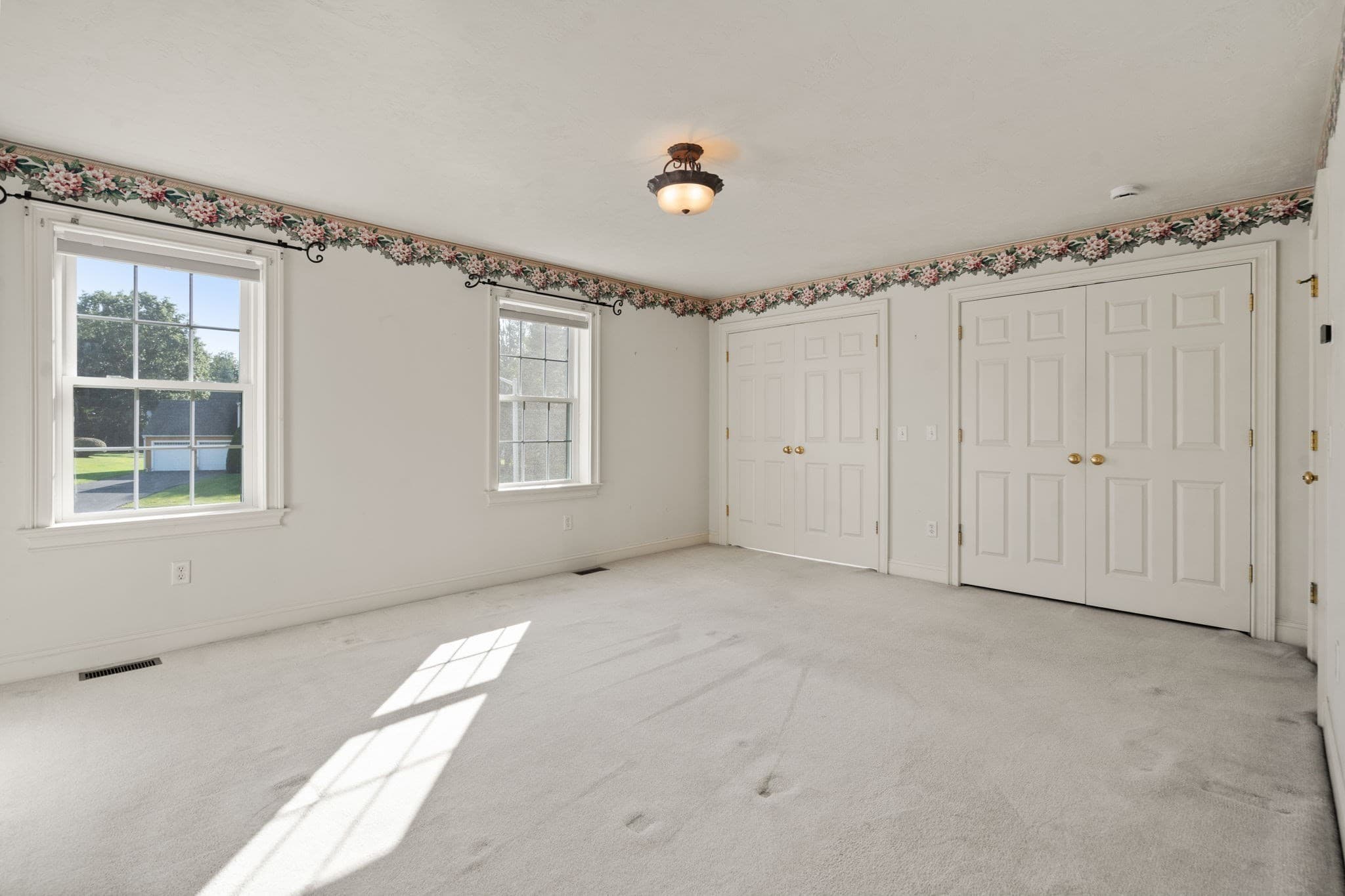 Single Family Residence at 34 Laurelwood Dr, Worcester MA 01605, Worcester, photo 21 of 39