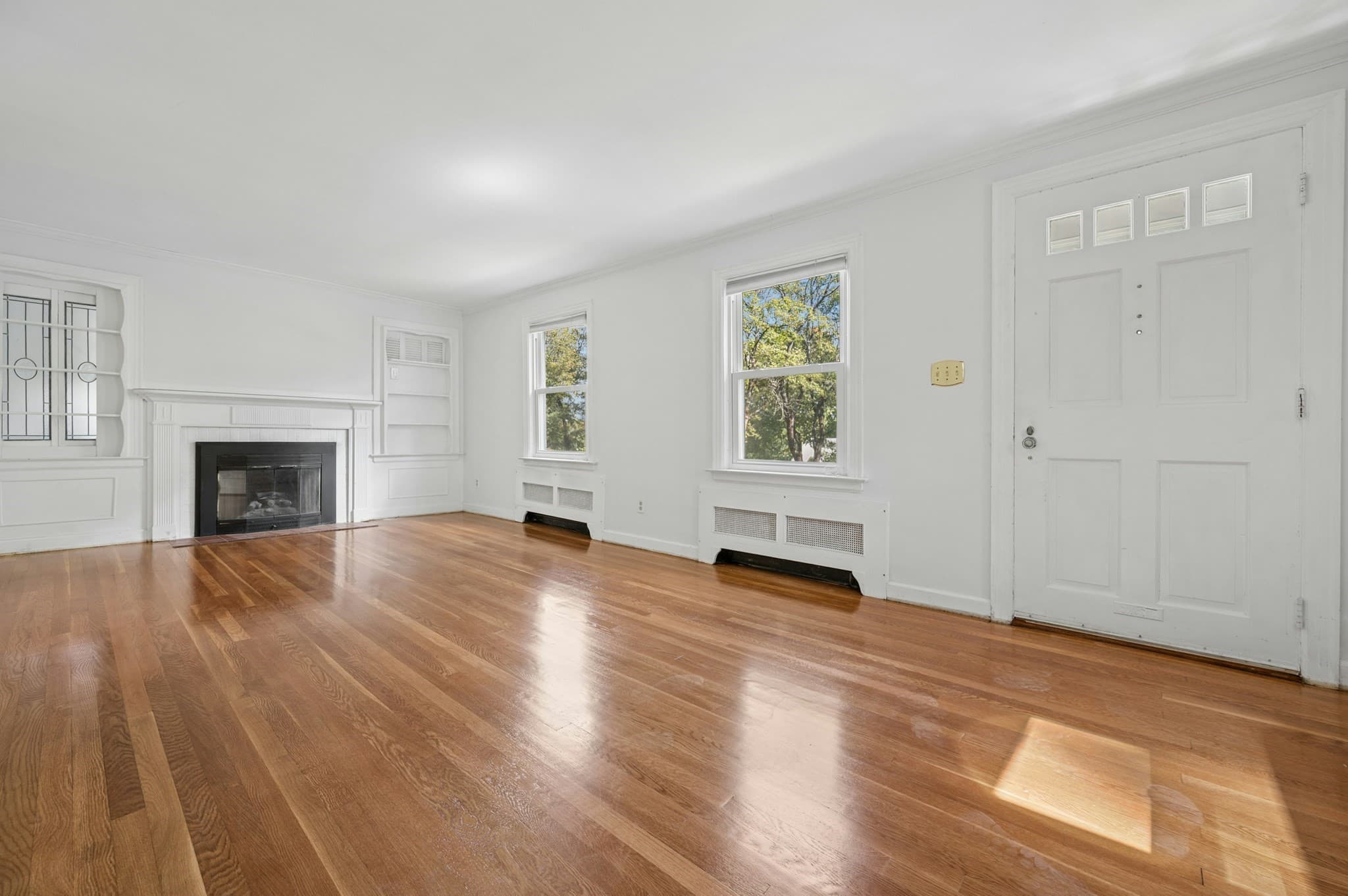 Single Family Residence at 34 Saint Elmo Road, Worcester MA 01602, photo 6 of 42