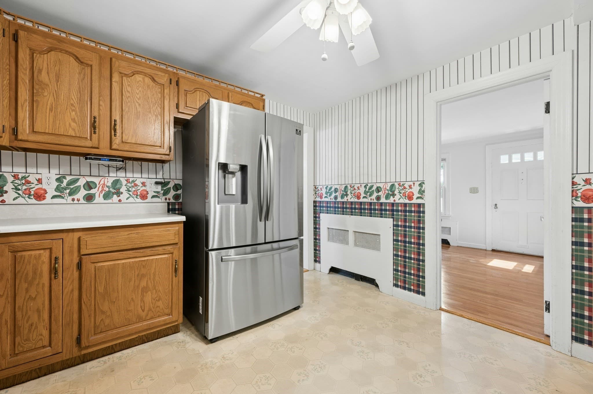 Single Family Residence at 34 Saint Elmo Road, Worcester MA 01602, photo 13 of 42