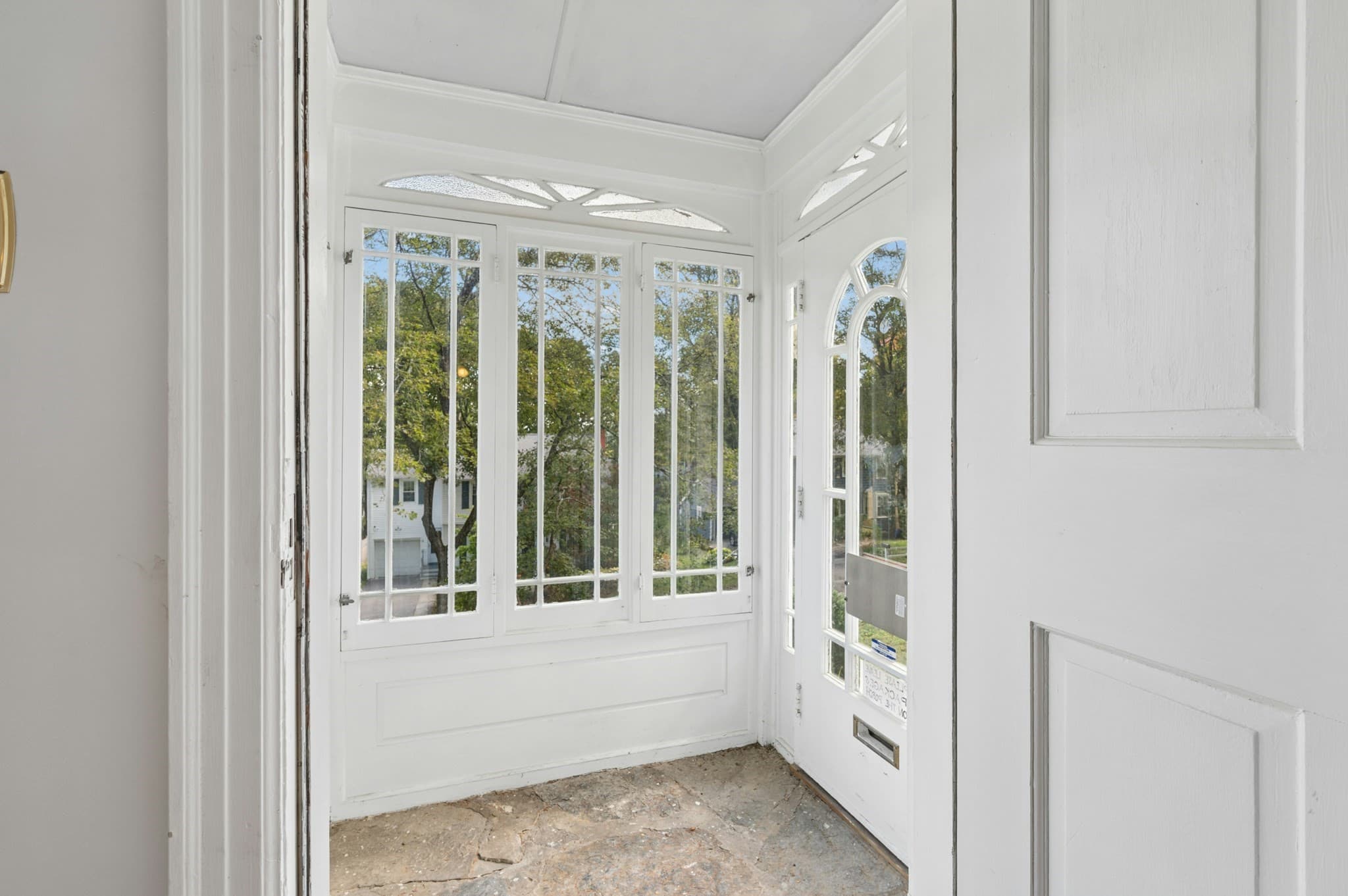 Single Family Residence at 34 Saint Elmo Road, Worcester MA 01602, photo 4 of 42