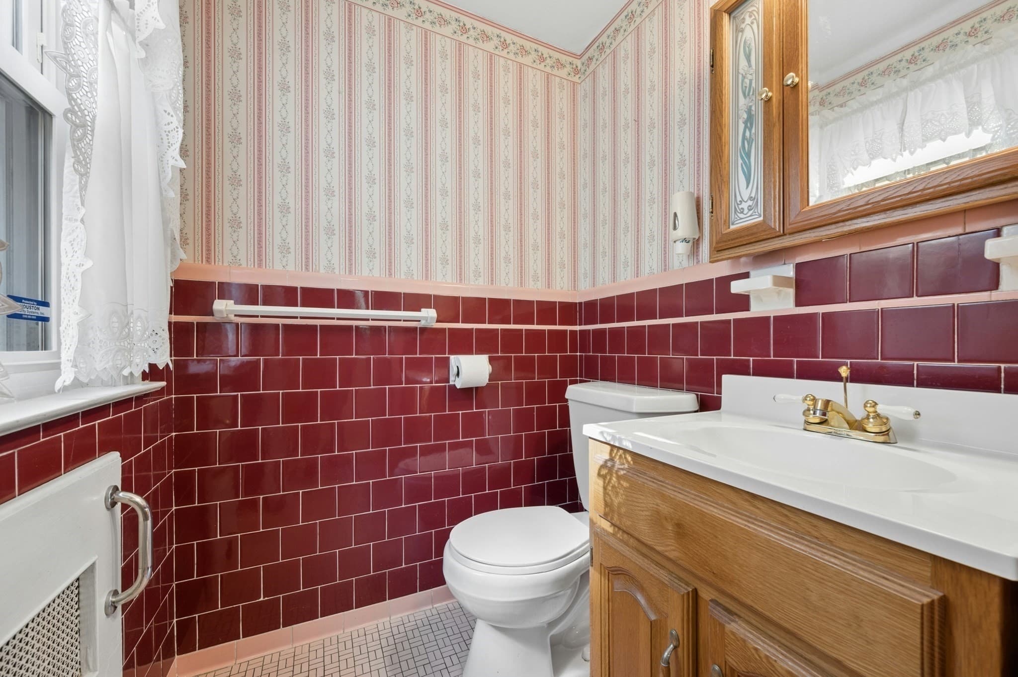 Single Family Residence at 34 Saint Elmo Road, Worcester MA 01602, photo 21 of 42