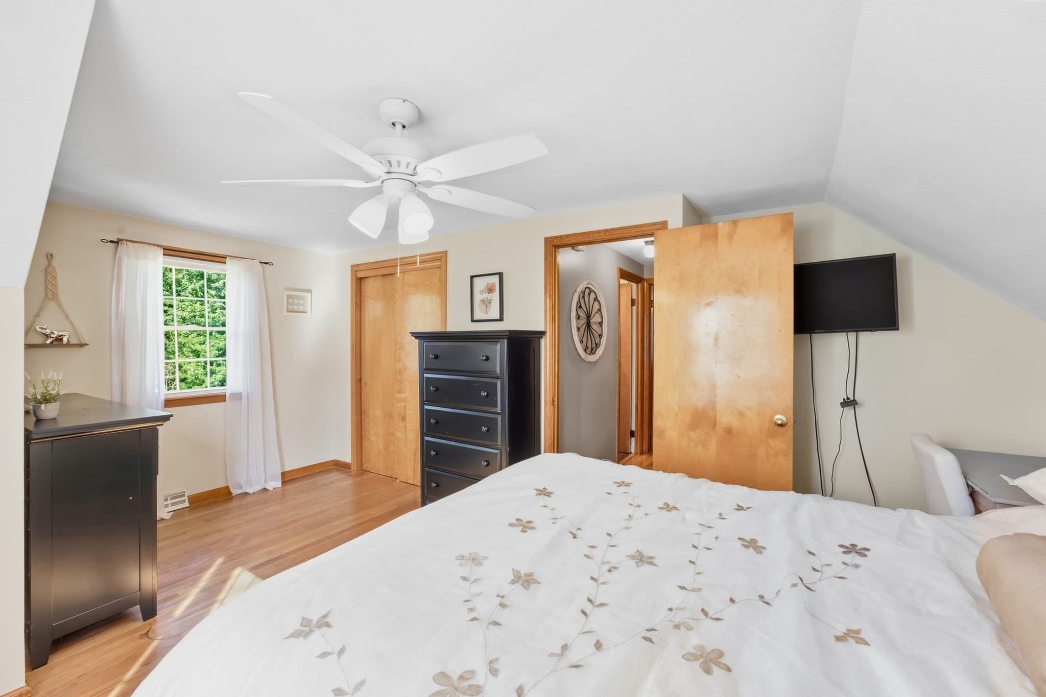 Single Family Residence at 158 Telegraph Ave, Chicopee MA 01020, Chicopee, photo 18 of 42