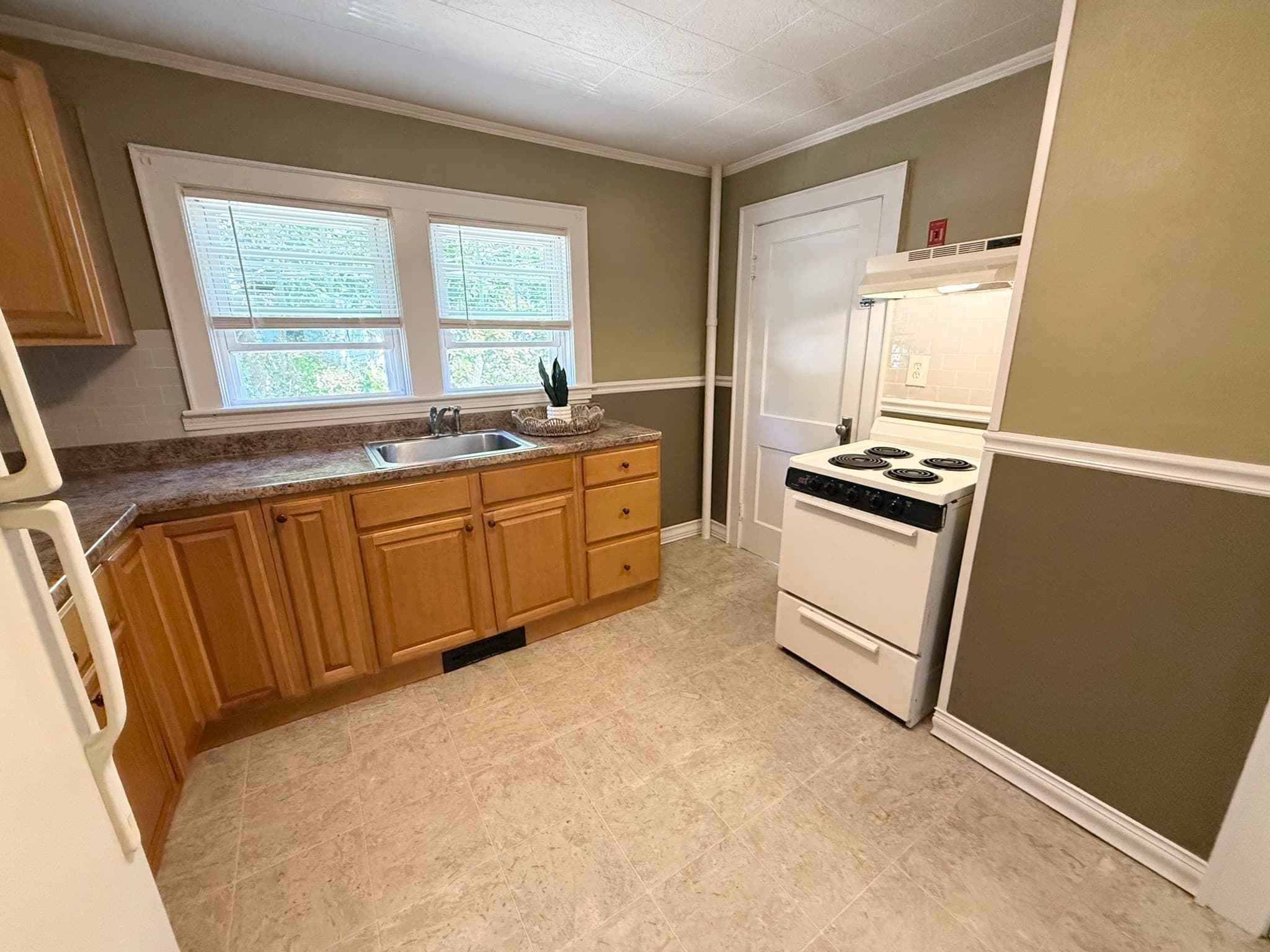 Single Family Residence at 39 Main St, Sturbridge MA 01566, Sturbridge, photo 14 of 24