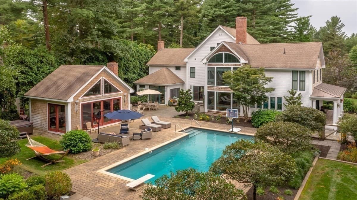 11 Gilbert Way, Millbury MA 01527