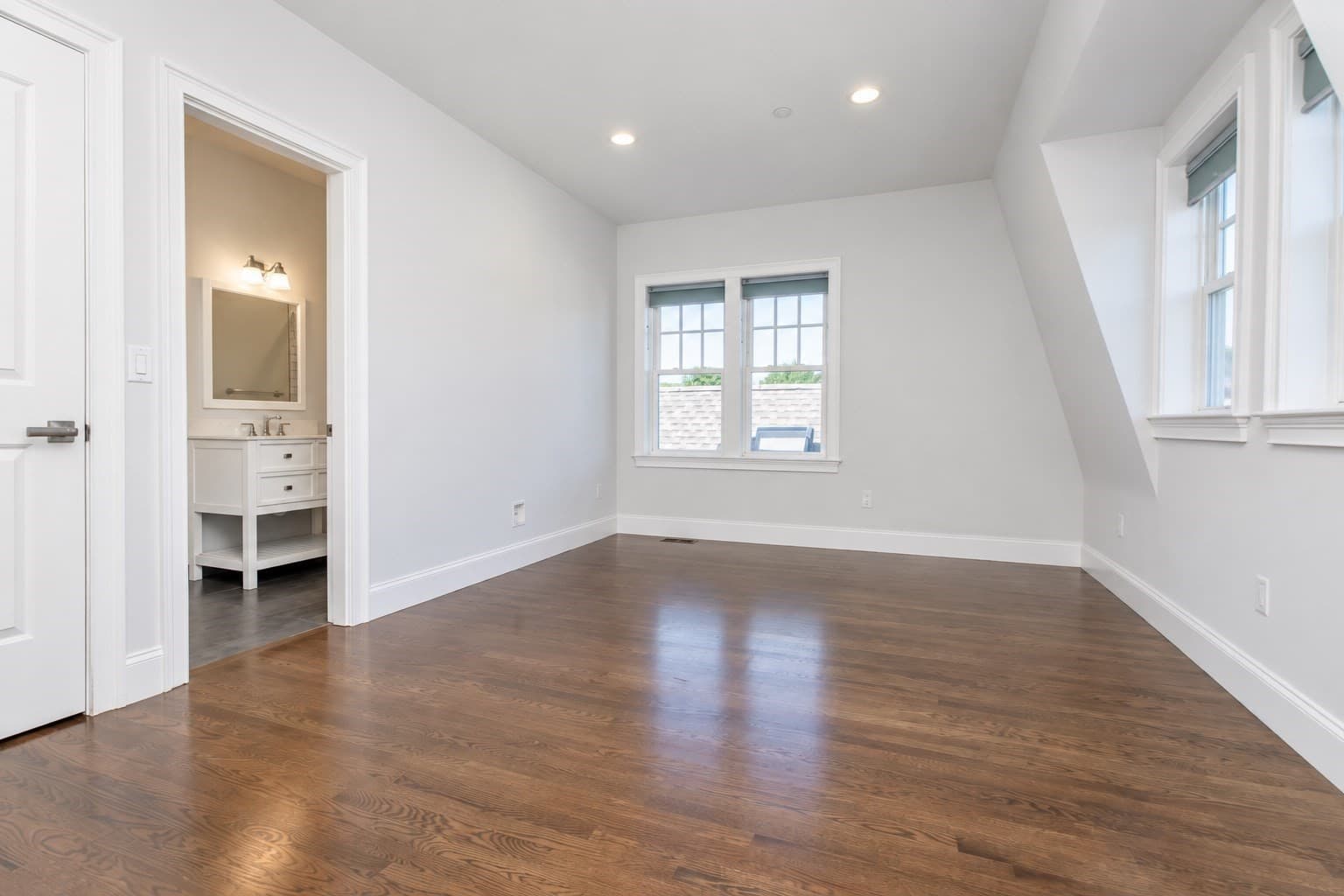 Condominium at 141 W 6th St # 3, Boston MA 02127, Boston, photo 23 of 42