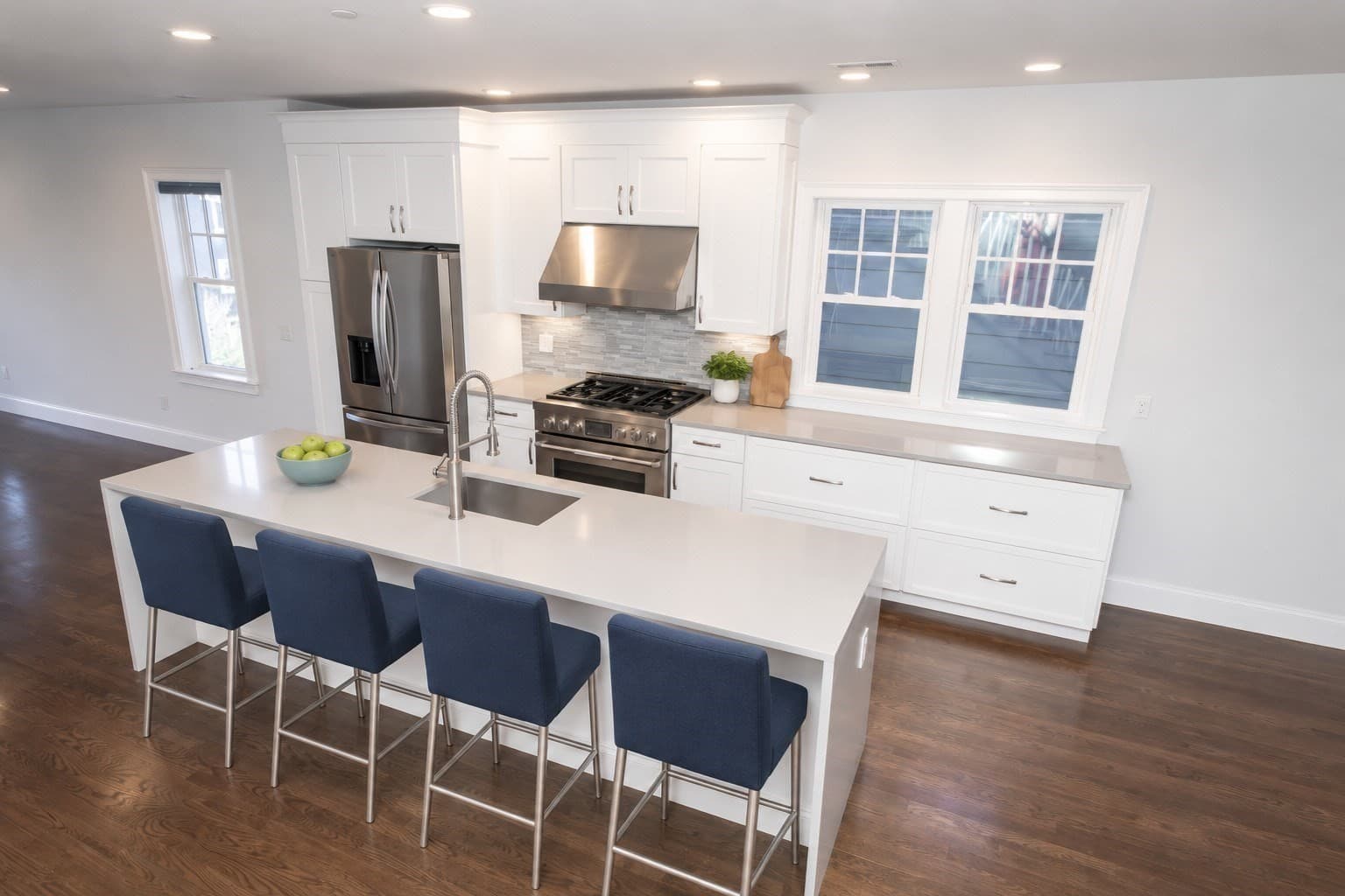 Condominium at 141 W 6th St # 3, Boston MA 02127, Boston, photo 2 of 42