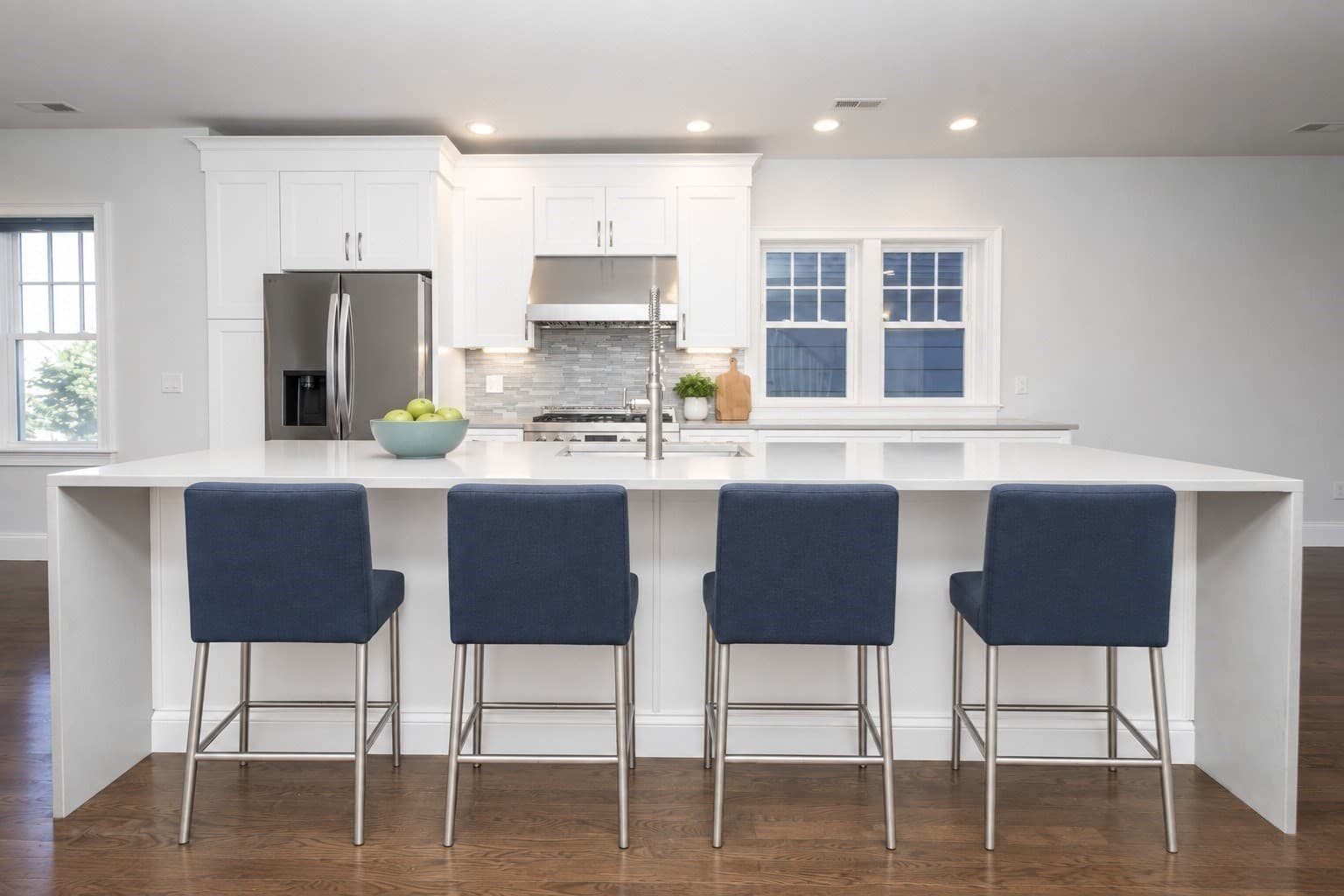 141 W 6th St # 3, Boston MA 02127