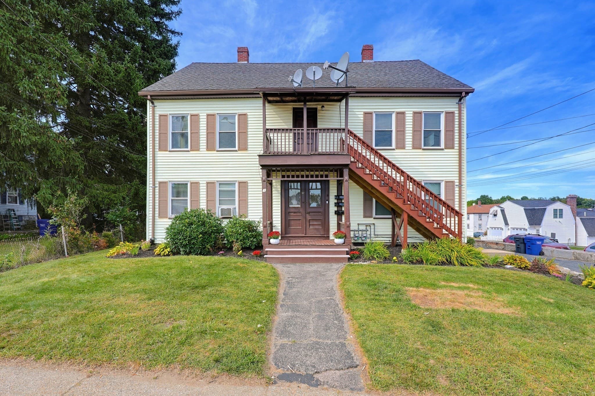 87 West St, Milford MA 01757