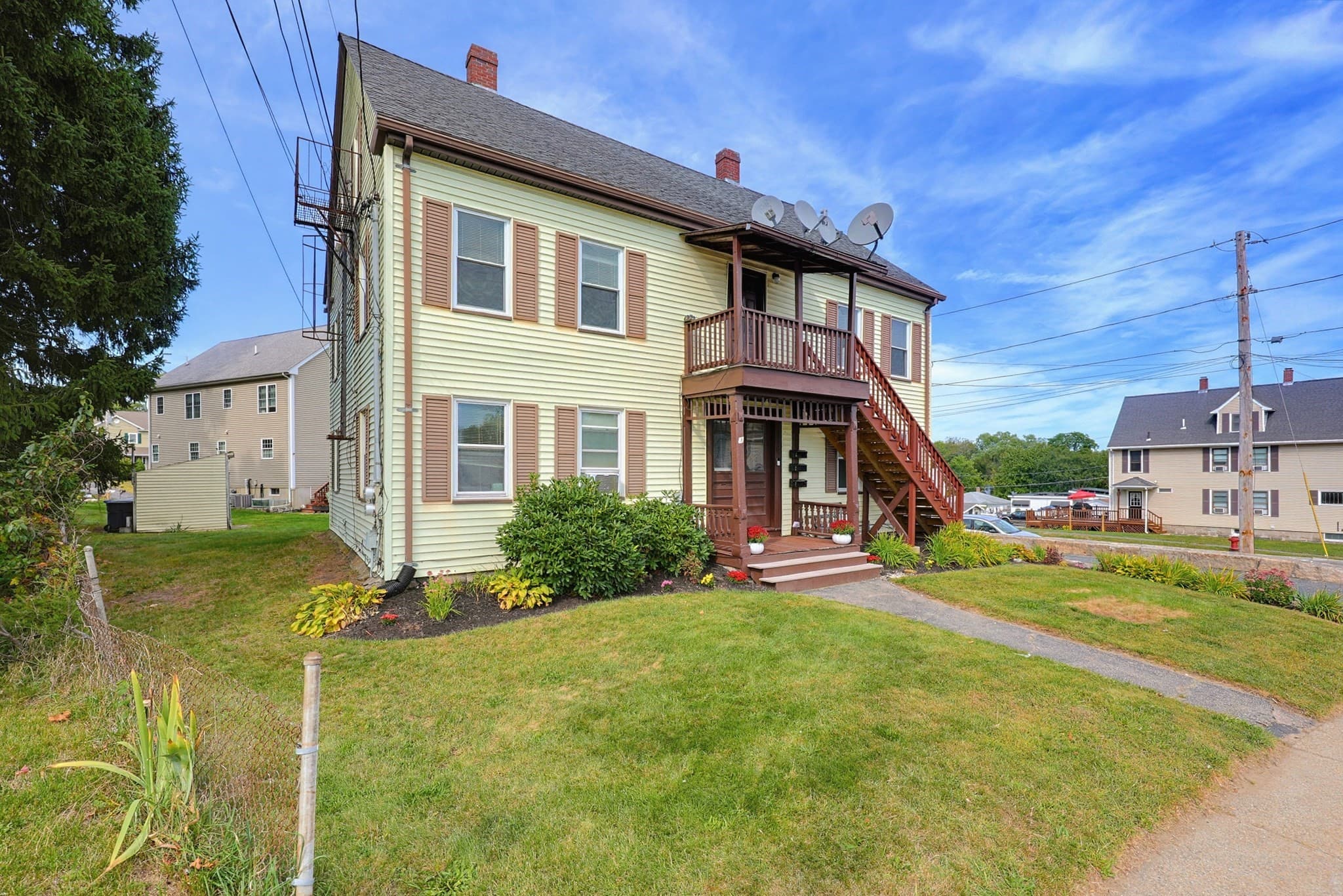 3 Family at 87 West St, Milford MA 01757, Milford, photo 4 of 42
