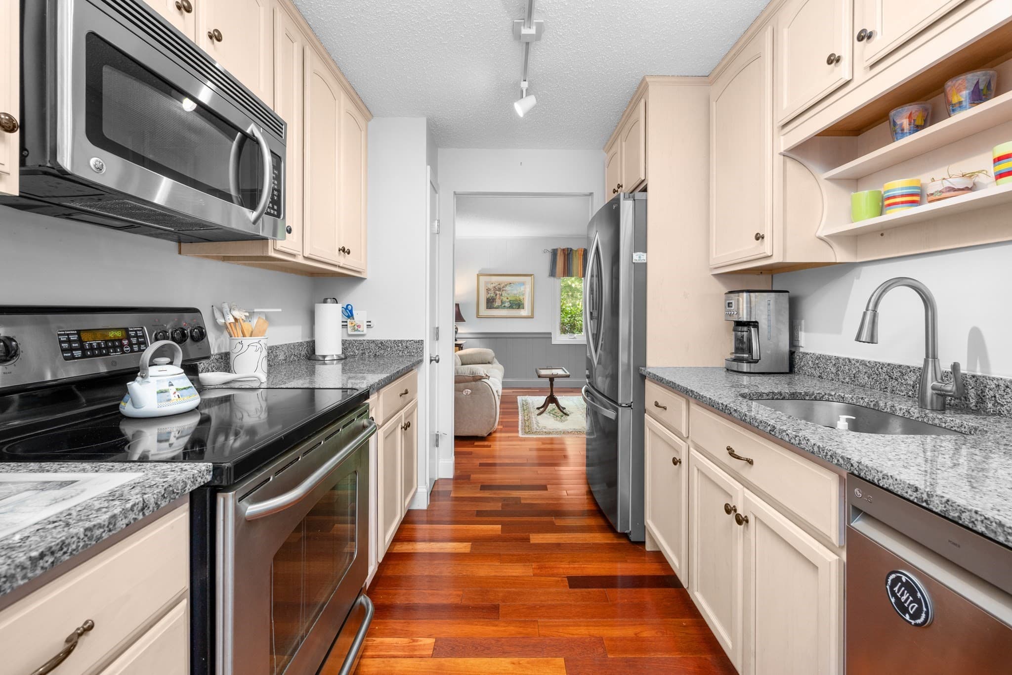 Condominium at 94 Forest Glade # 142, Falmouth MA 02536, Falmouth, photo 14 of 42
