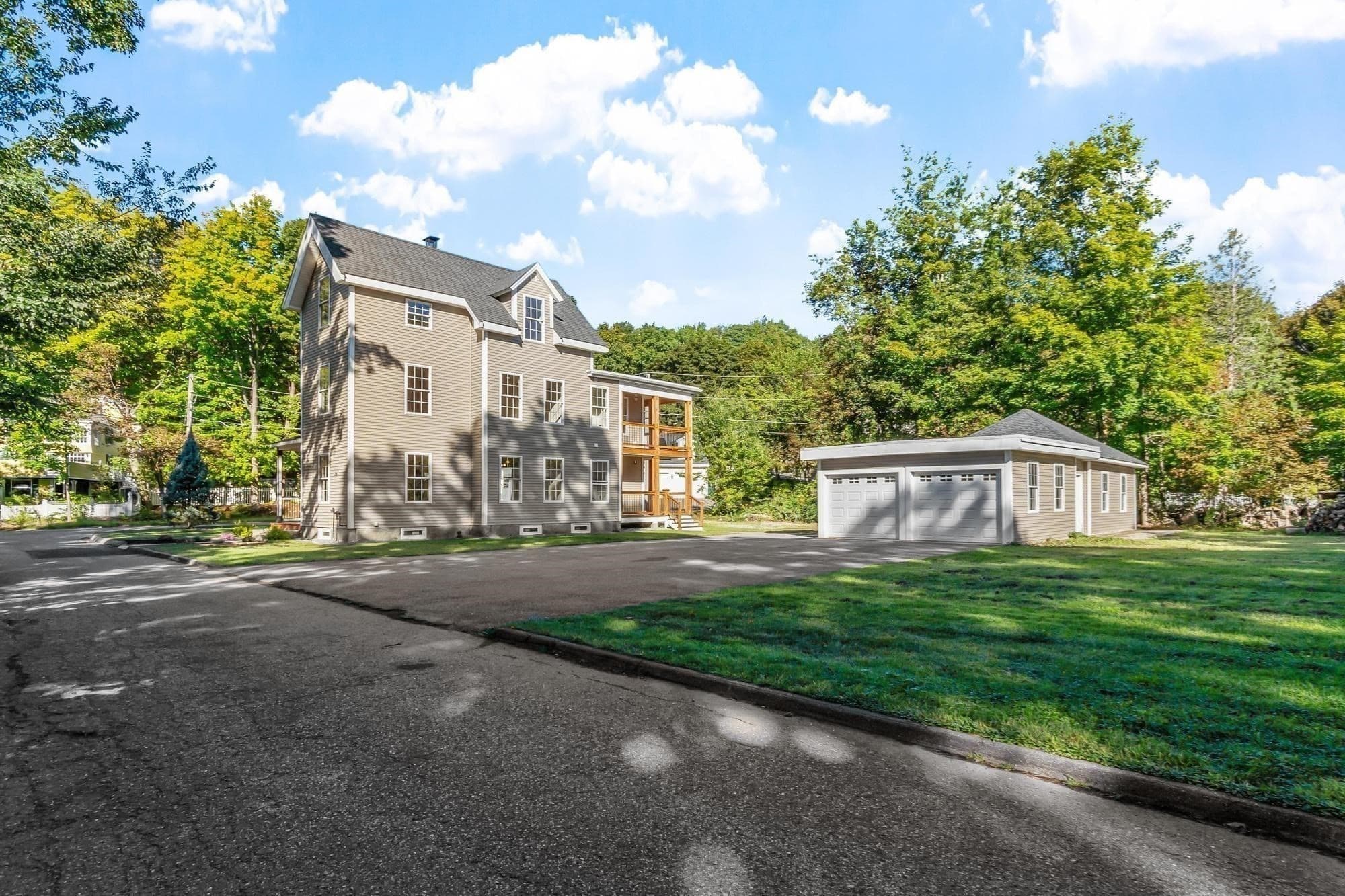 Single Family Residence at 26 Caswell St, Fitchburg MA 01420, Fitchburg, photo 12 of 40