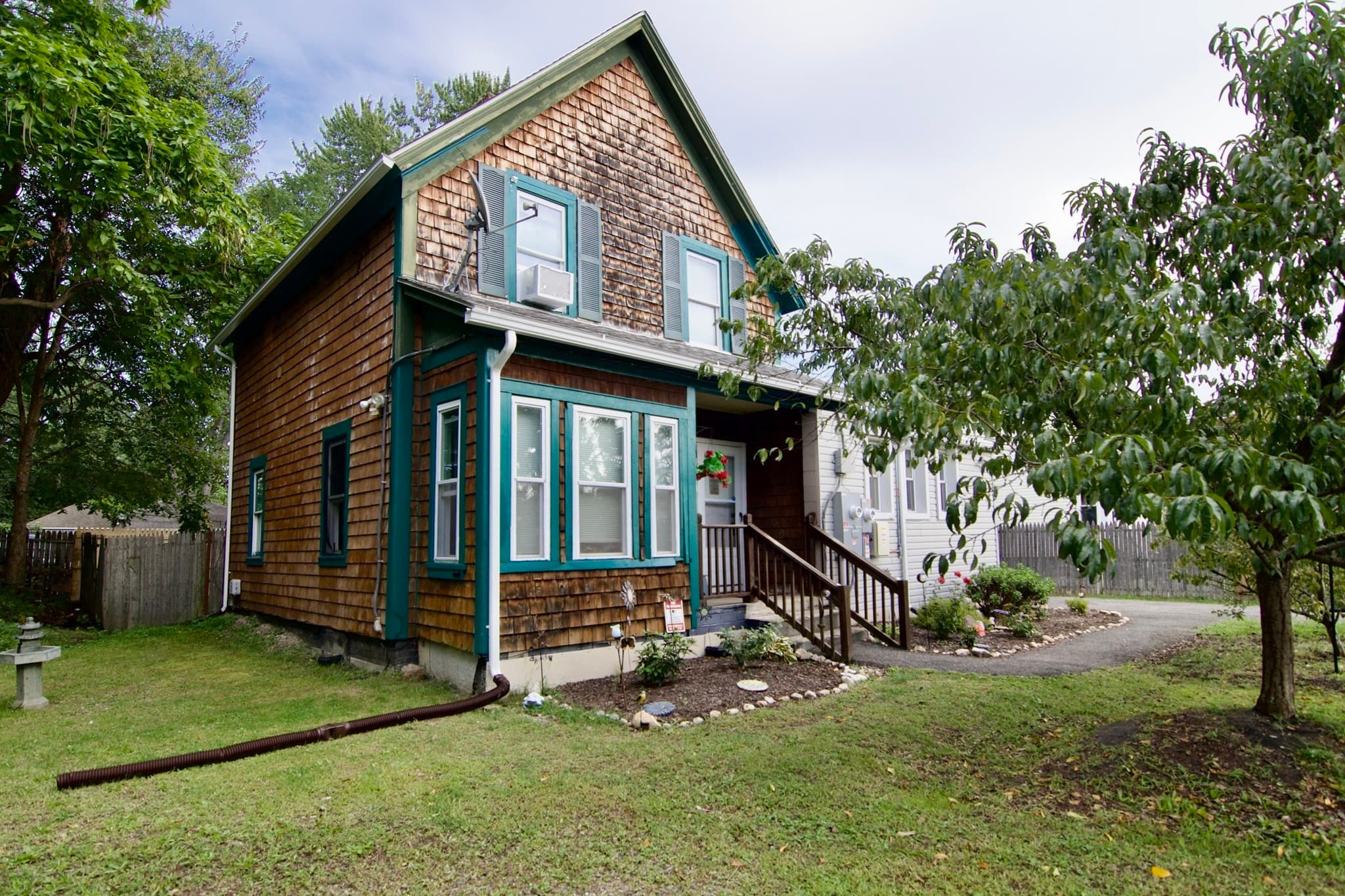 35 Thayer Ave, Springfield MA 01108