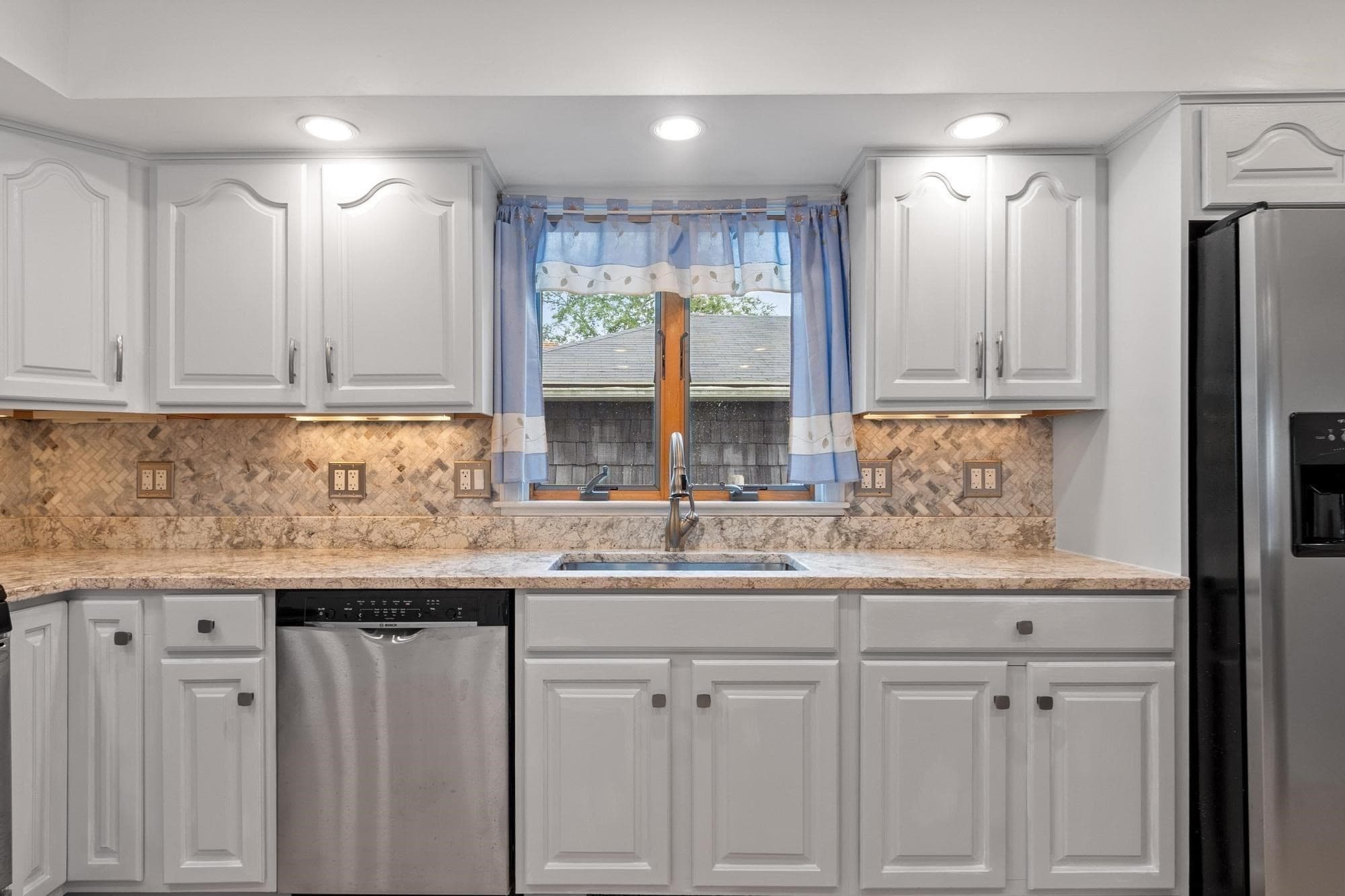 Single Family Residence at 102 Narragansett Rd, Quincy MA 02169, Quincy, photo 12 of 41